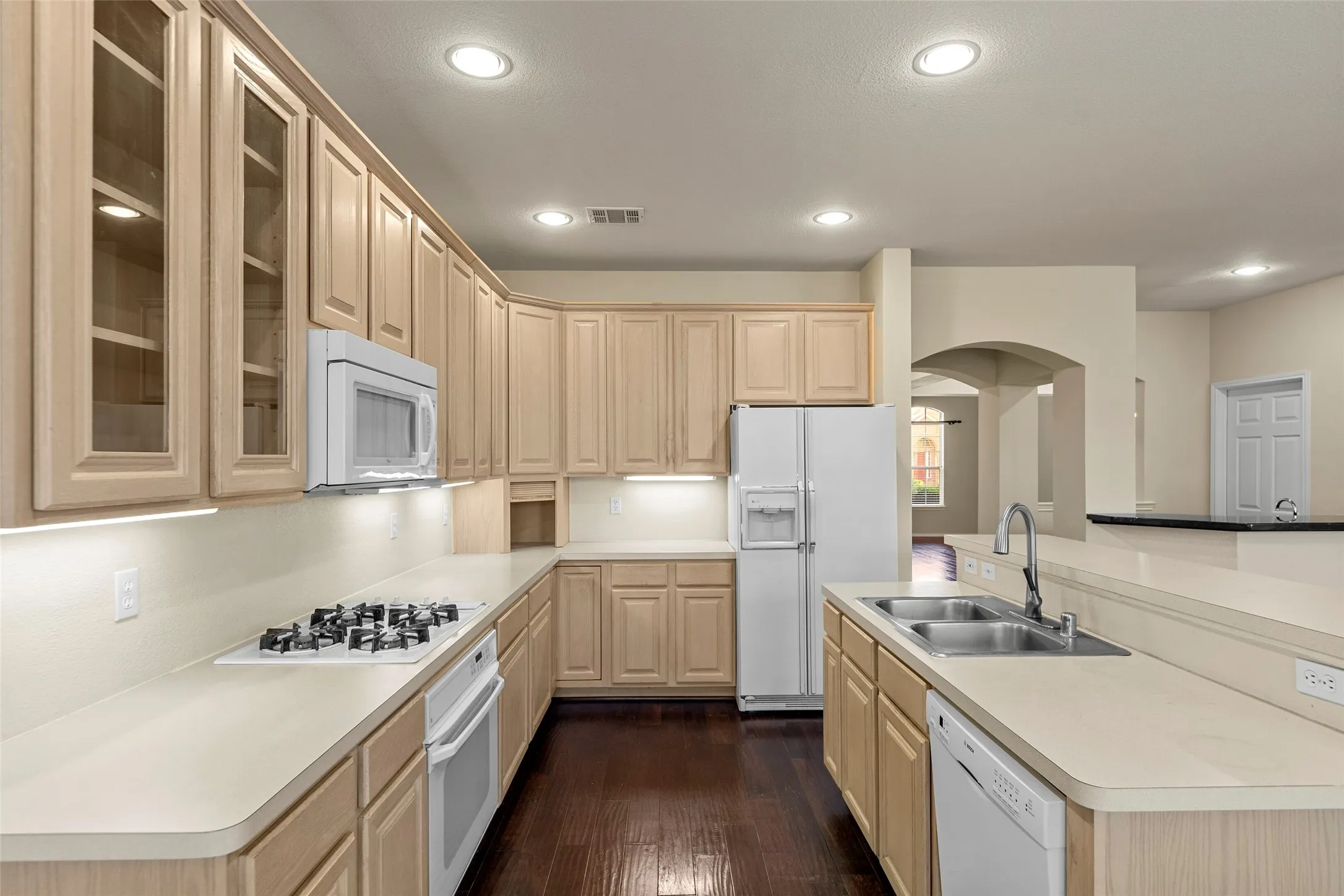Single Family Residence For Rent in Collin County , 112 Sweetgum Drive, Murphy, Texas 75094, 4 Bedroom, 3 Bathroom, 3 Garage spaces, 3,020 Sqft, built in 1997, mls#21342033, Real Estate Agent in Murphy, Homes For Rent in Collin county, Homes For Rent in Murphy, Realtor in Murphy Texas, Real Estate Brokerage Independent Realty Texas, Luminita Cordes Realtor