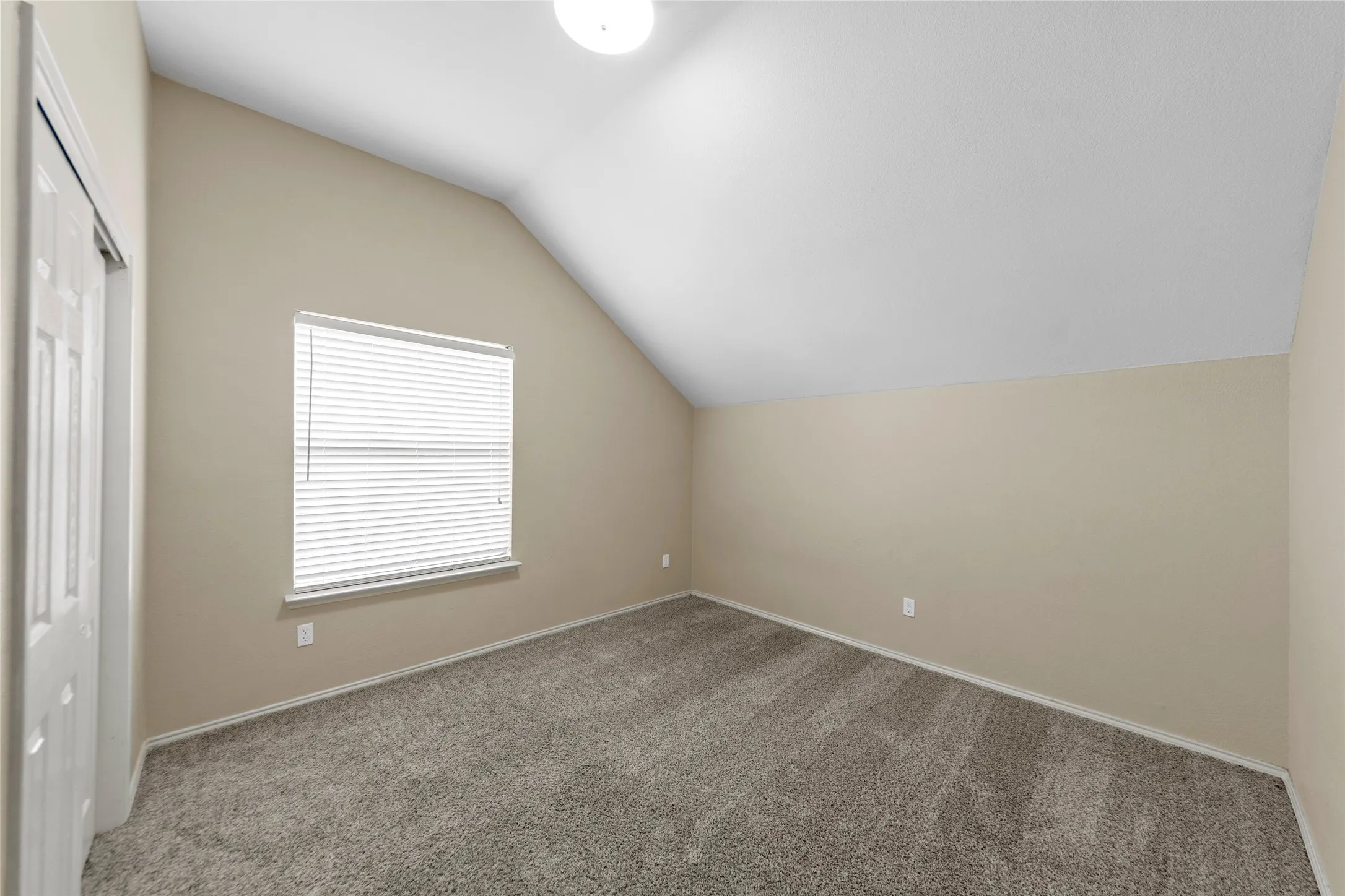 Single Family Residence For Rent in Collin County , 112 Sweetgum Drive, Murphy, Texas 75094, 4 Bedroom, 3 Bathroom, 3 Garage spaces, 3,020 Sqft, built in 1997, mls#21342033, Real Estate Agent in Murphy, Homes For Rent in Collin county, Homes For Rent in Murphy, Realtor in Murphy Texas, Real Estate Brokerage Independent Realty Texas, Luminita Cordes Realtor