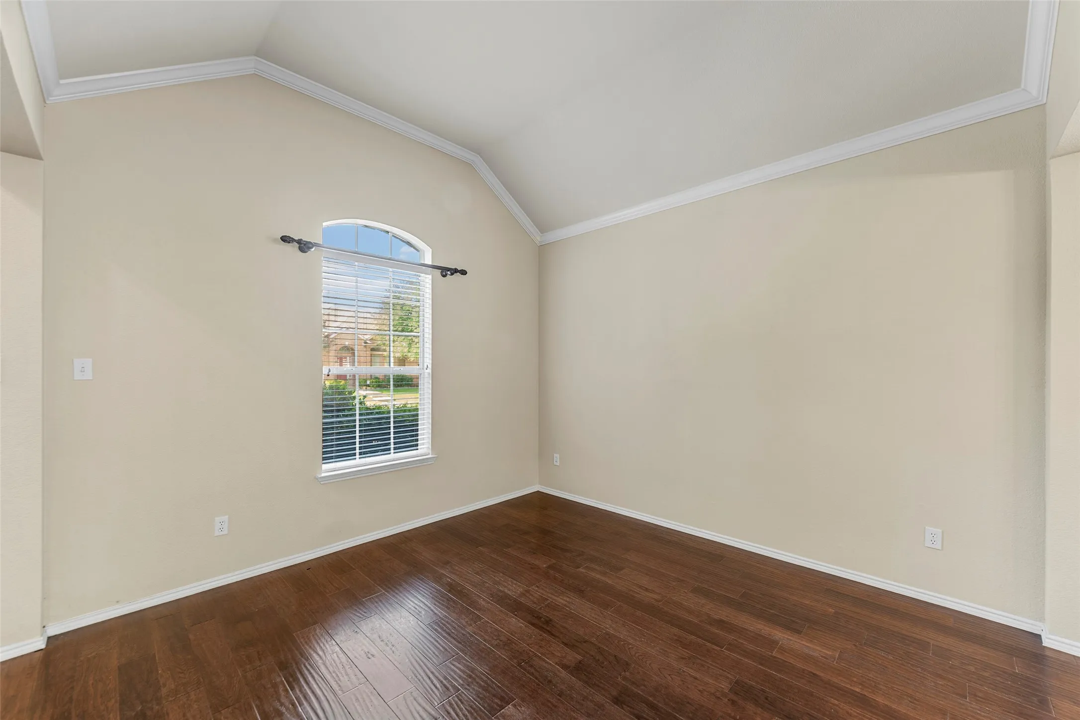 Single Family Residence For Rent in Collin County , 112 Sweetgum Drive, Murphy, Texas 75094, 4 Bedroom, 3 Bathroom, 3 Garage spaces, 3,020 Sqft, built in 1997, mls#21342033, Real Estate Agent in Murphy, Homes For Rent in Collin county, Homes For Rent in Murphy, Realtor in Murphy Texas, Real Estate Brokerage Independent Realty Texas, Luminita Cordes Realtor