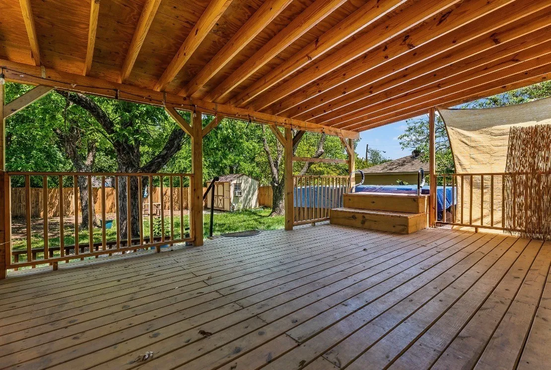 Single Family Residence For Sale in Dallas County , 3807 Falls Drive, Dallas, Texas 75211, 3 Bedroom, 2 Bathroom, Garage spaces, 1,083 Sqft, built in 1933, mls#21342037, Real Estate Agent in Dallas, Homes For Sale in Dallas county, Homes For Sale in Dallas, Realtor in Dallas Texas, Real Estate Brokerage Independent Realty Texas, Luminita Cordes Realtor