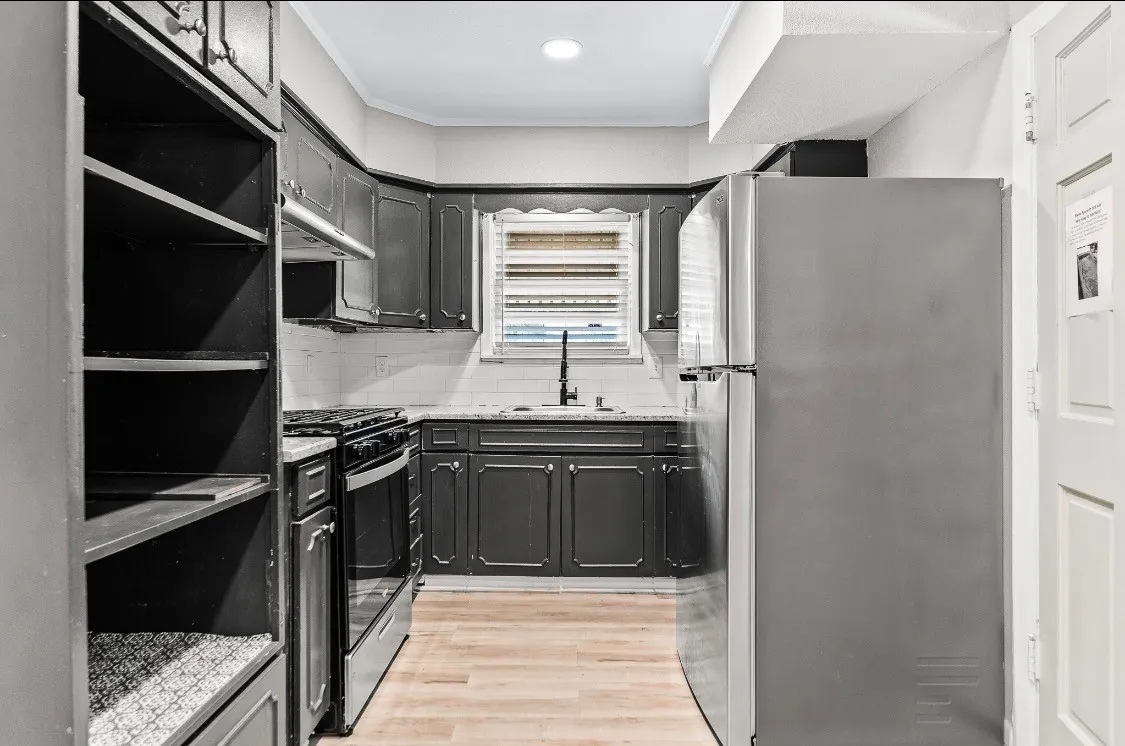 Single Family Residence For Sale in Dallas County , 3807 Falls Drive, Dallas, Texas 75211, 3 Bedroom, 2 Bathroom, Garage spaces, 1,083 Sqft, built in 1933, mls#21342037, Real Estate Agent in Dallas, Homes For Sale in Dallas county, Homes For Sale in Dallas, Realtor in Dallas Texas, Real Estate Brokerage Independent Realty Texas, Luminita Cordes Realtor
