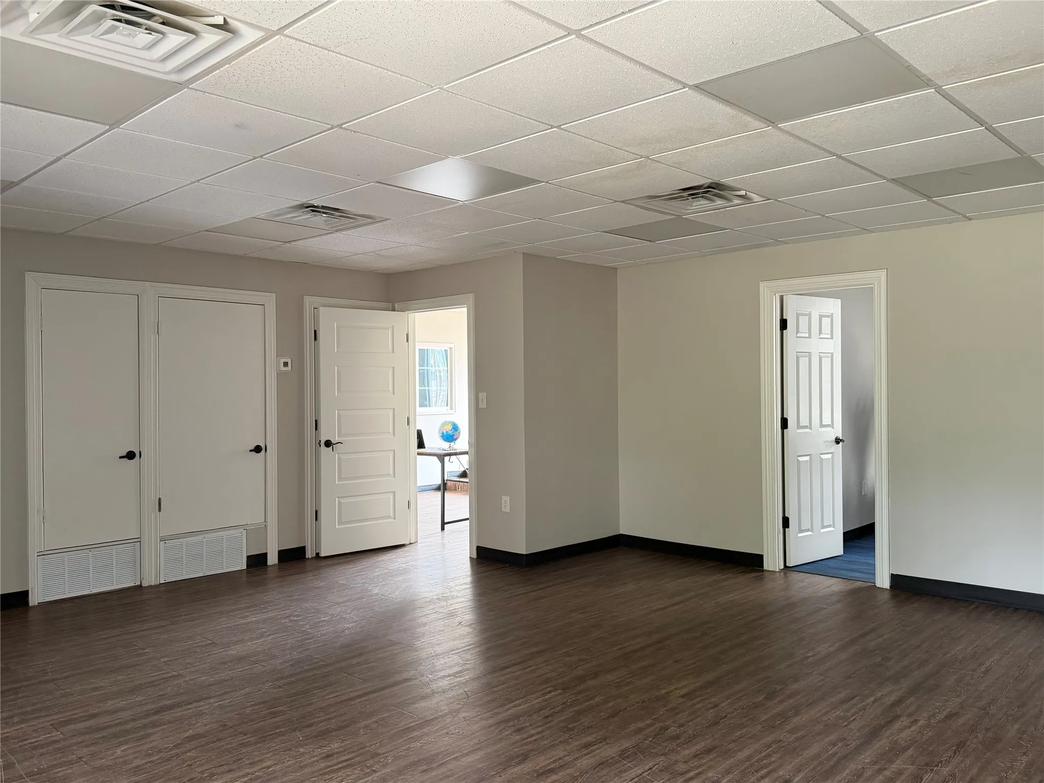 Retail For Sale in Dallas County , 2211 Lamont Avenue, Dallas, Texas 75216, 0, 0, Garage spaces, 0 Sqft, built in 1965, mls#21339141, Real Estate Agent in Dallas, Homes For Sale in Dallas county, Homes For Sale in Dallas, Realtor in Dallas Texas, Real Estate Brokerage Independent Realty Texas, Luminita Cordes Realtor