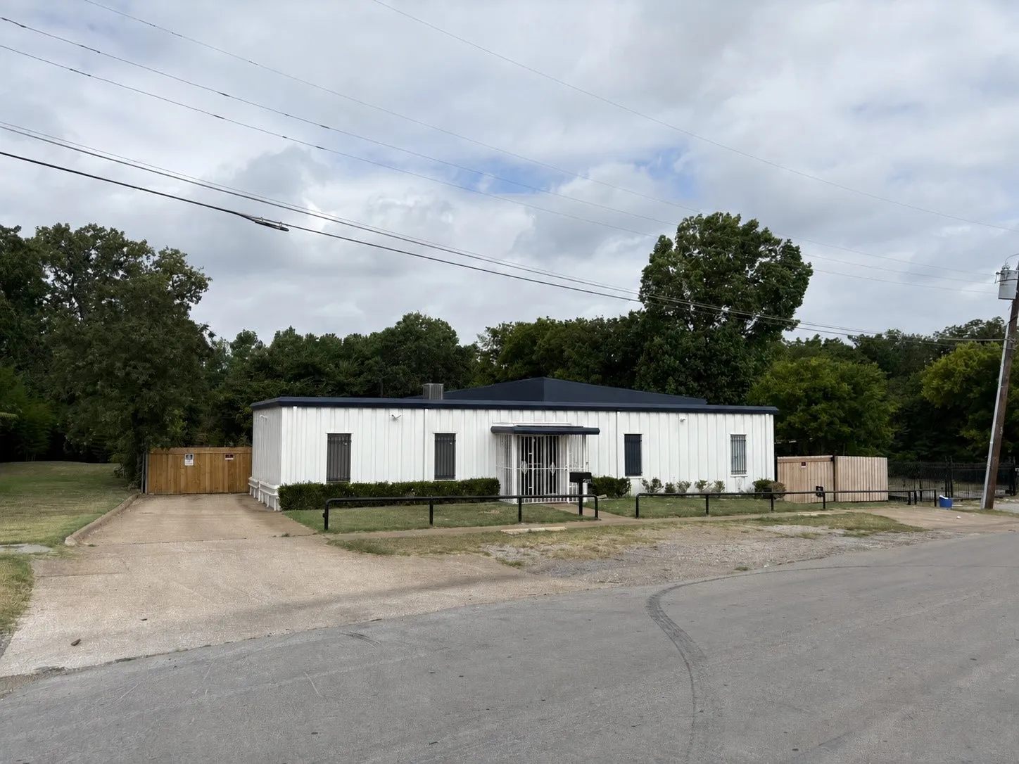 Retail For Sale in Dallas County , 2211 Lamont Avenue, Dallas, Texas 75216, 0, 0, Garage spaces, 0 Sqft, built in 1965, mls#21339141, Real Estate Agent in Dallas, Homes For Sale in Dallas county, Homes For Sale in Dallas, Realtor in Dallas Texas, Real Estate Brokerage Independent Realty Texas, Luminita Cordes Realtor