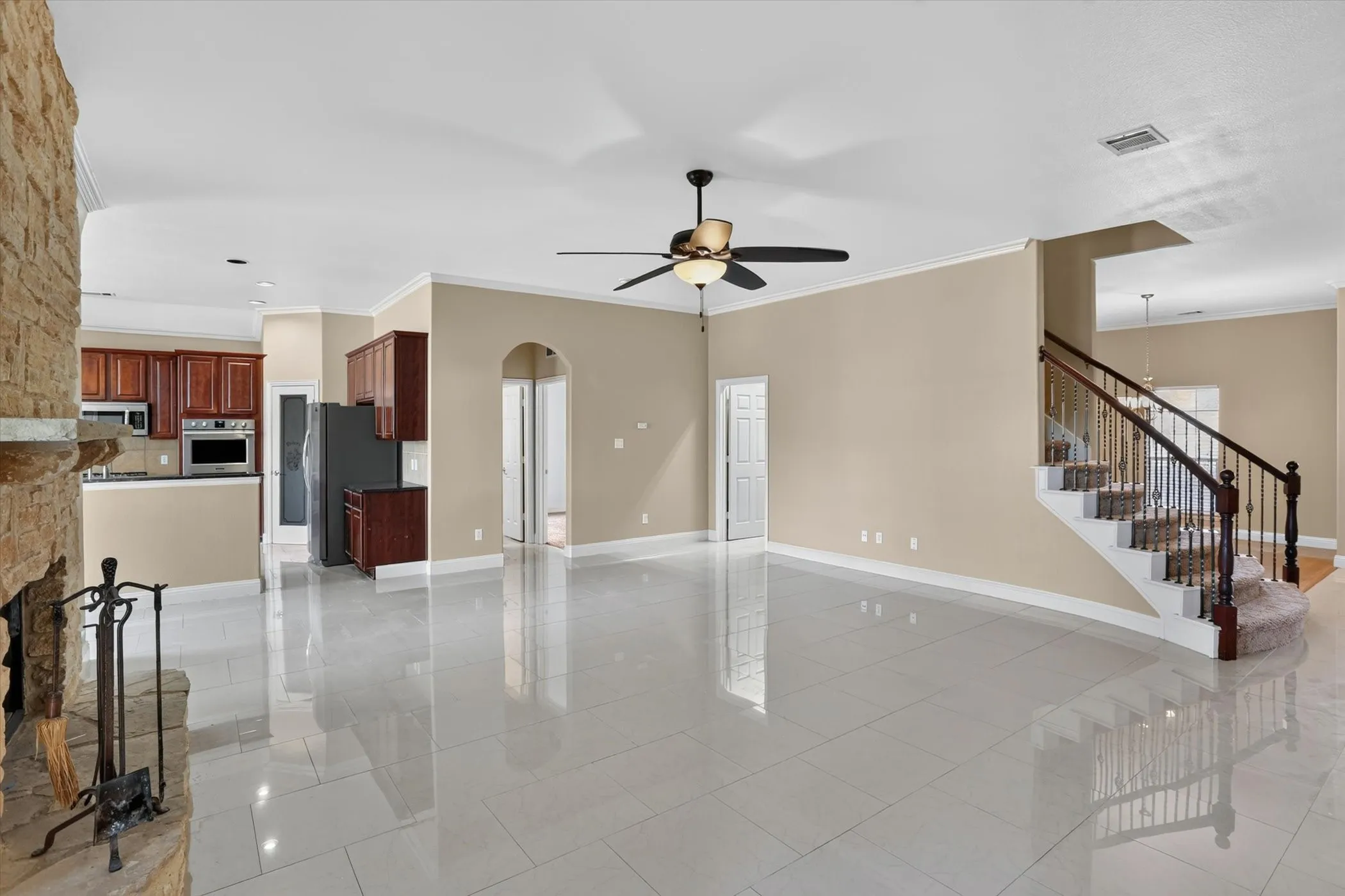 Single Family Residence For Sale in Tarrant County , 4401 Genesis Court, Mansfield, Texas 76063, 5 Bedroom, 3 Bathroom, 2 Garage spaces, 3,727 Sqft, built in 2006, mls#21342054, Real Estate Agent in Mansfield, Homes For Sale in Tarrant county, Homes For Sale in Mansfield, Realtor in Mansfield Texas, Real Estate Brokerage Independent Realty Texas, Luminita Cordes Realtor
