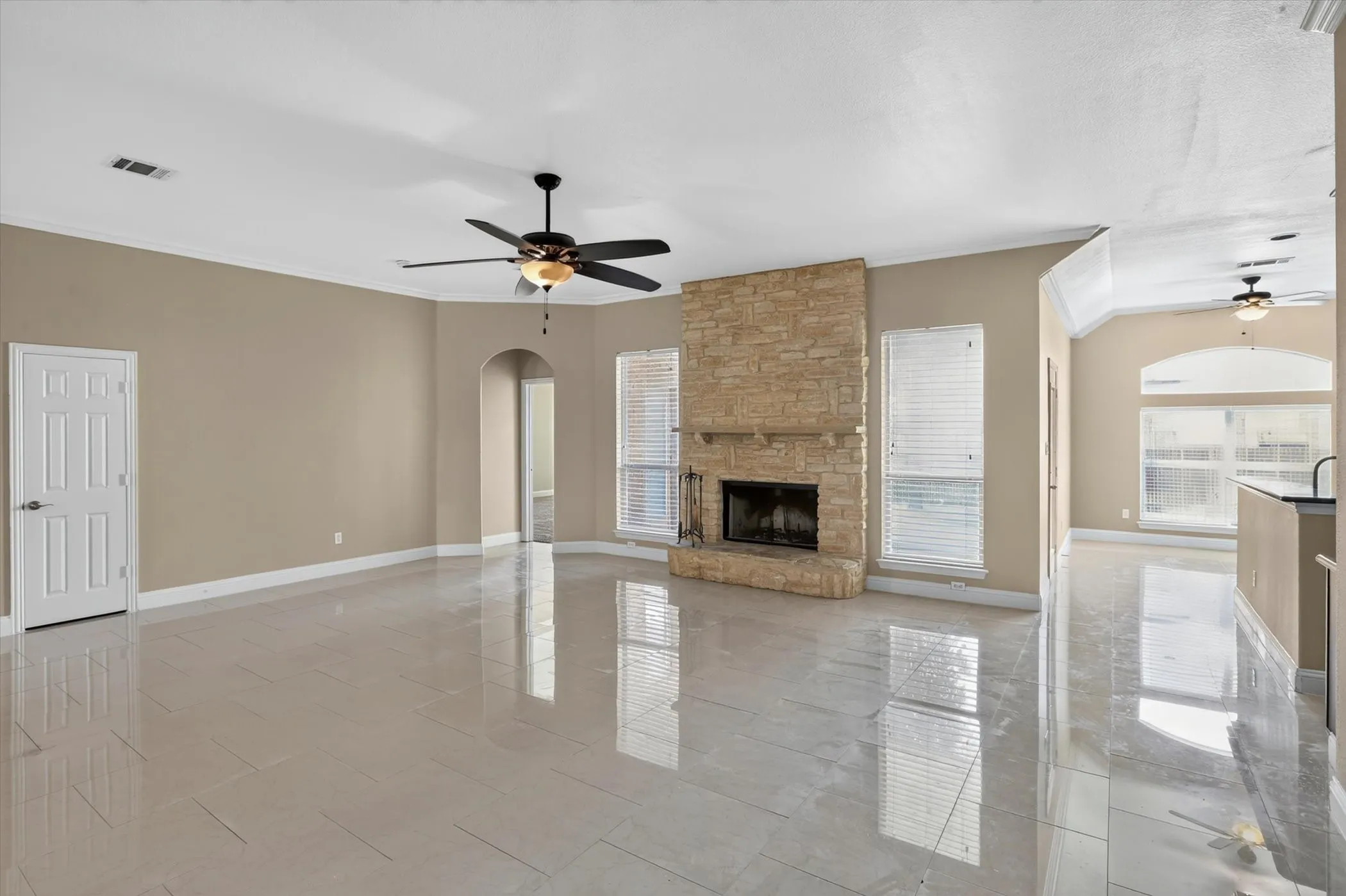 Single Family Residence For Sale in Tarrant County , 4401 Genesis Court, Mansfield, Texas 76063, 5 Bedroom, 3 Bathroom, 2 Garage spaces, 3,727 Sqft, built in 2006, mls#21342054, Real Estate Agent in Mansfield, Homes For Sale in Tarrant county, Homes For Sale in Mansfield, Realtor in Mansfield Texas, Real Estate Brokerage Independent Realty Texas, Luminita Cordes Realtor