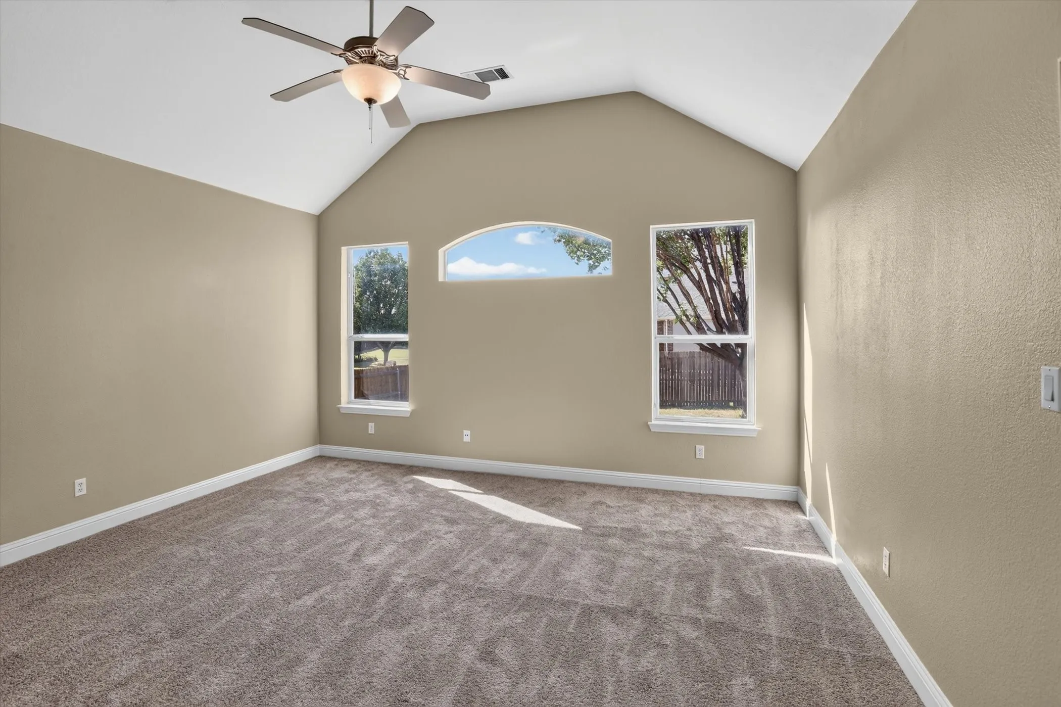 Single Family Residence For Sale in Tarrant County , 4401 Genesis Court, Mansfield, Texas 76063, 5 Bedroom, 3 Bathroom, 2 Garage spaces, 3,727 Sqft, built in 2006, mls#21342054, Real Estate Agent in Mansfield, Homes For Sale in Tarrant county, Homes For Sale in Mansfield, Realtor in Mansfield Texas, Real Estate Brokerage Independent Realty Texas, Luminita Cordes Realtor