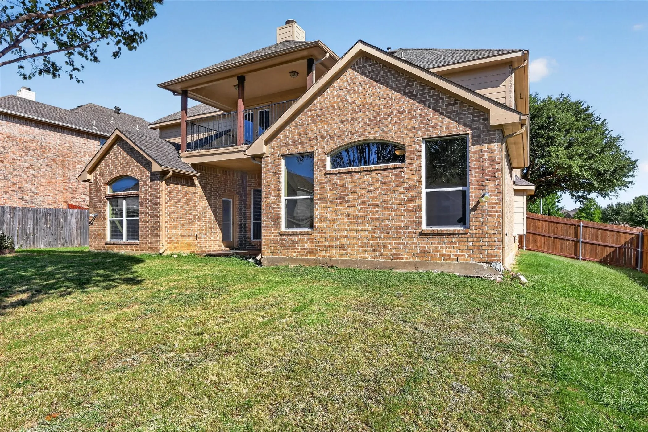 Single Family Residence For Sale in Tarrant County , 4401 Genesis Court, Mansfield, Texas 76063, 5 Bedroom, 3 Bathroom, 2 Garage spaces, 3,727 Sqft, built in 2006, mls#21342054, Real Estate Agent in Mansfield, Homes For Sale in Tarrant county, Homes For Sale in Mansfield, Realtor in Mansfield Texas, Real Estate Brokerage Independent Realty Texas, Luminita Cordes Realtor