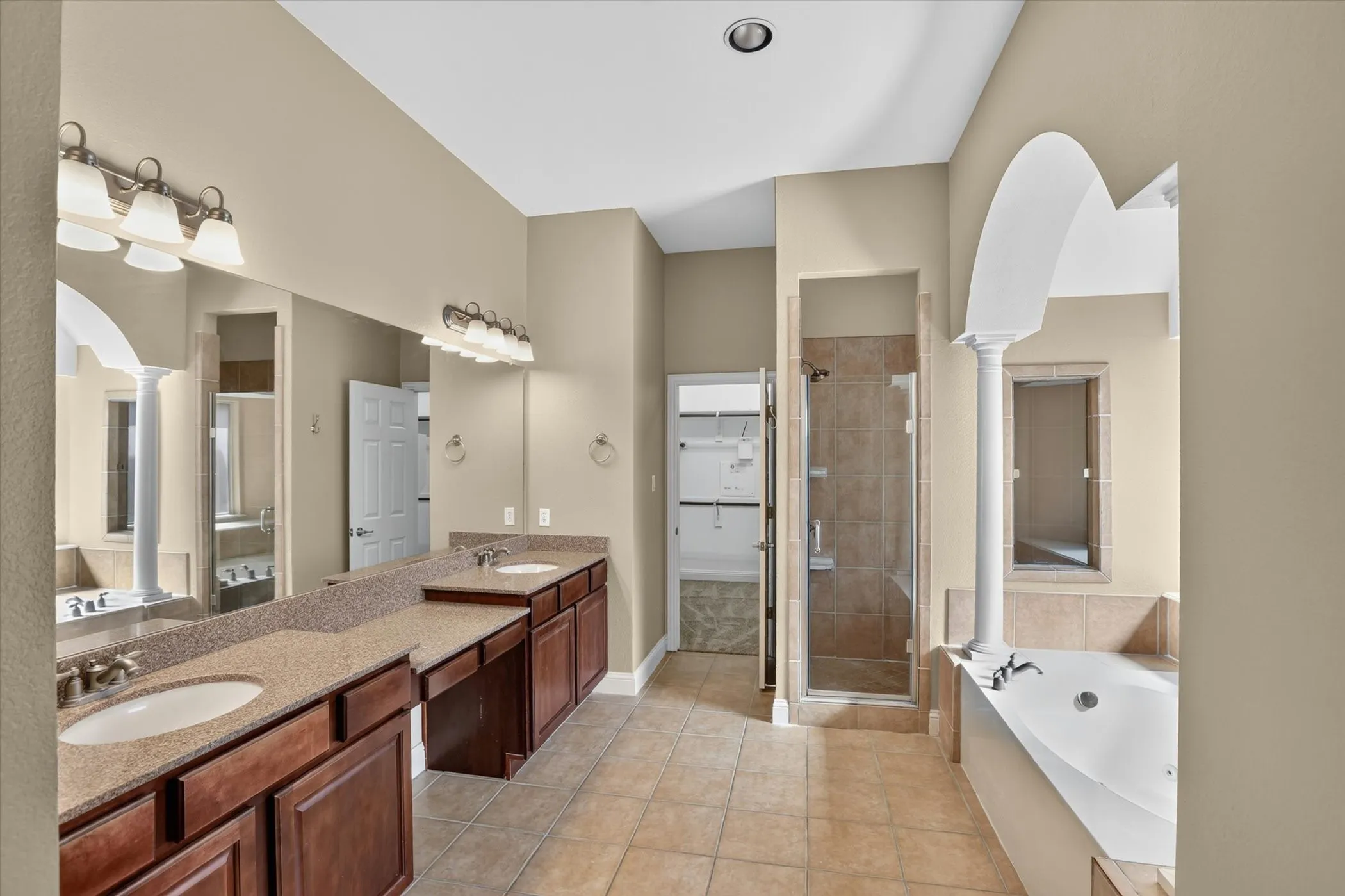 Single Family Residence For Sale in Tarrant County , 4401 Genesis Court, Mansfield, Texas 76063, 5 Bedroom, 3 Bathroom, 2 Garage spaces, 3,727 Sqft, built in 2006, mls#21342054, Real Estate Agent in Mansfield, Homes For Sale in Tarrant county, Homes For Sale in Mansfield, Realtor in Mansfield Texas, Real Estate Brokerage Independent Realty Texas, Luminita Cordes Realtor