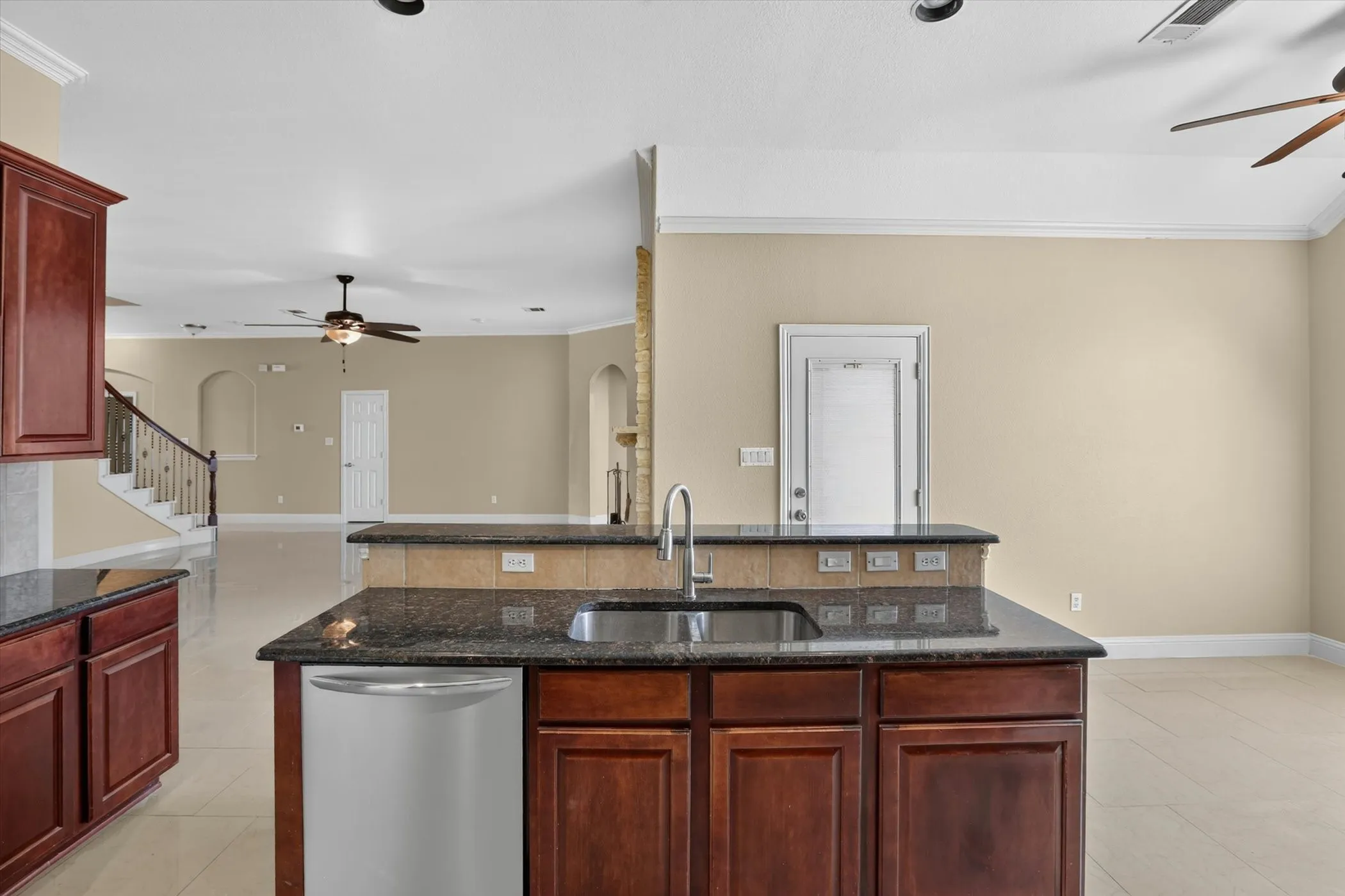 Single Family Residence For Sale in Tarrant County , 4401 Genesis Court, Mansfield, Texas 76063, 5 Bedroom, 3 Bathroom, 2 Garage spaces, 3,727 Sqft, built in 2006, mls#21342054, Real Estate Agent in Mansfield, Homes For Sale in Tarrant county, Homes For Sale in Mansfield, Realtor in Mansfield Texas, Real Estate Brokerage Independent Realty Texas, Luminita Cordes Realtor