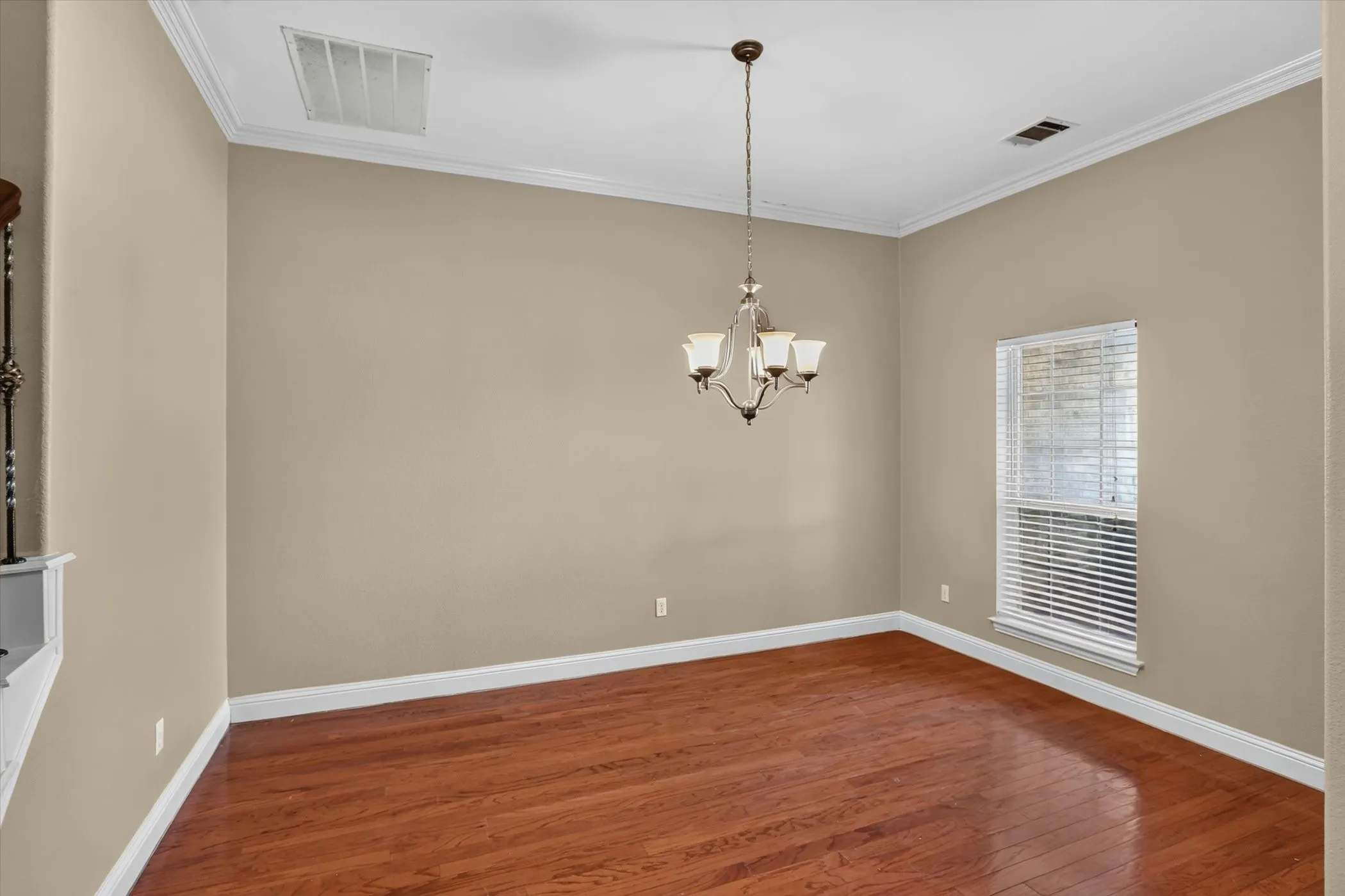 Single Family Residence For Sale in Tarrant County , 4401 Genesis Court, Mansfield, Texas 76063, 5 Bedroom, 3 Bathroom, 2 Garage spaces, 3,727 Sqft, built in 2006, mls#21342054, Real Estate Agent in Mansfield, Homes For Sale in Tarrant county, Homes For Sale in Mansfield, Realtor in Mansfield Texas, Real Estate Brokerage Independent Realty Texas, Luminita Cordes Realtor