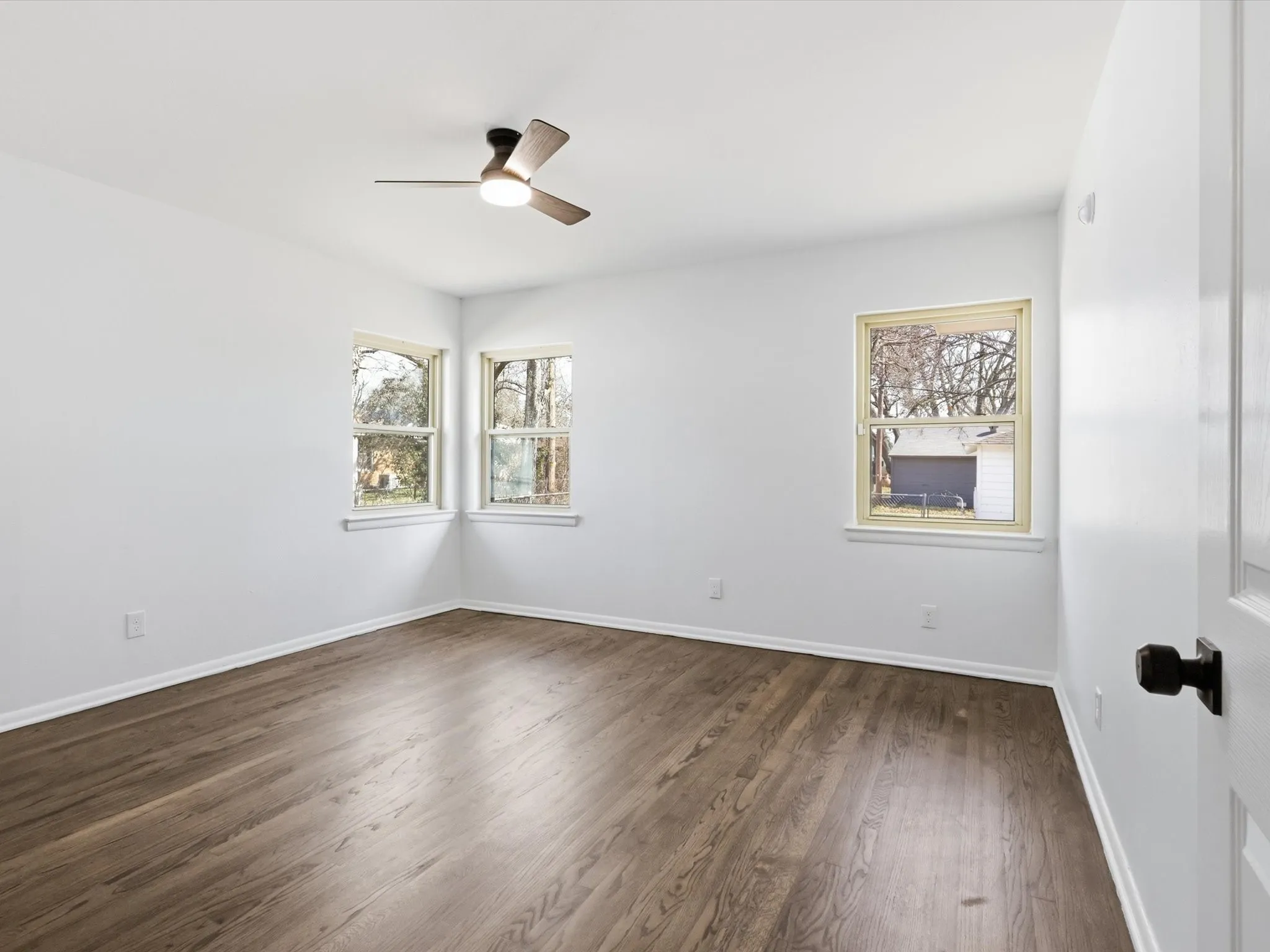 Single Family Residence For Sale in Dallas County , 10322 Pinecrest Drive, Dallas, Texas 75228, 4 Bedroom, 2 Bathroom, 2 Garage spaces, 1,412 Sqft, built in 1951, mls#21342055, Real Estate Agent in Dallas, Homes For Sale in Dallas county, Homes For Sale in Dallas, Realtor in Dallas Texas, Real Estate Brokerage Independent Realty Texas, Luminita Cordes Realtor