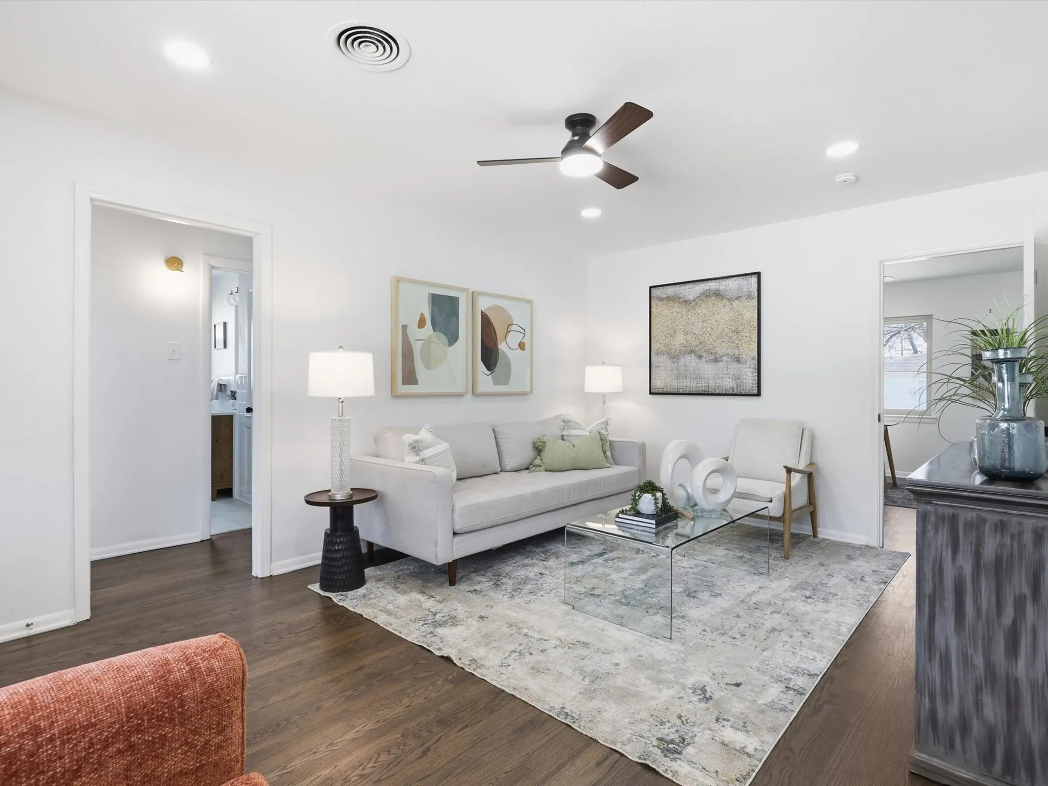 Single Family Residence For Sale in Dallas County , 10322 Pinecrest Drive, Dallas, Texas 75228, 4 Bedroom, 2 Bathroom, 2 Garage spaces, 1,412 Sqft, built in 1951, mls#21342055, Real Estate Agent in Dallas, Homes For Sale in Dallas county, Homes For Sale in Dallas, Realtor in Dallas Texas, Real Estate Brokerage Independent Realty Texas, Luminita Cordes Realtor