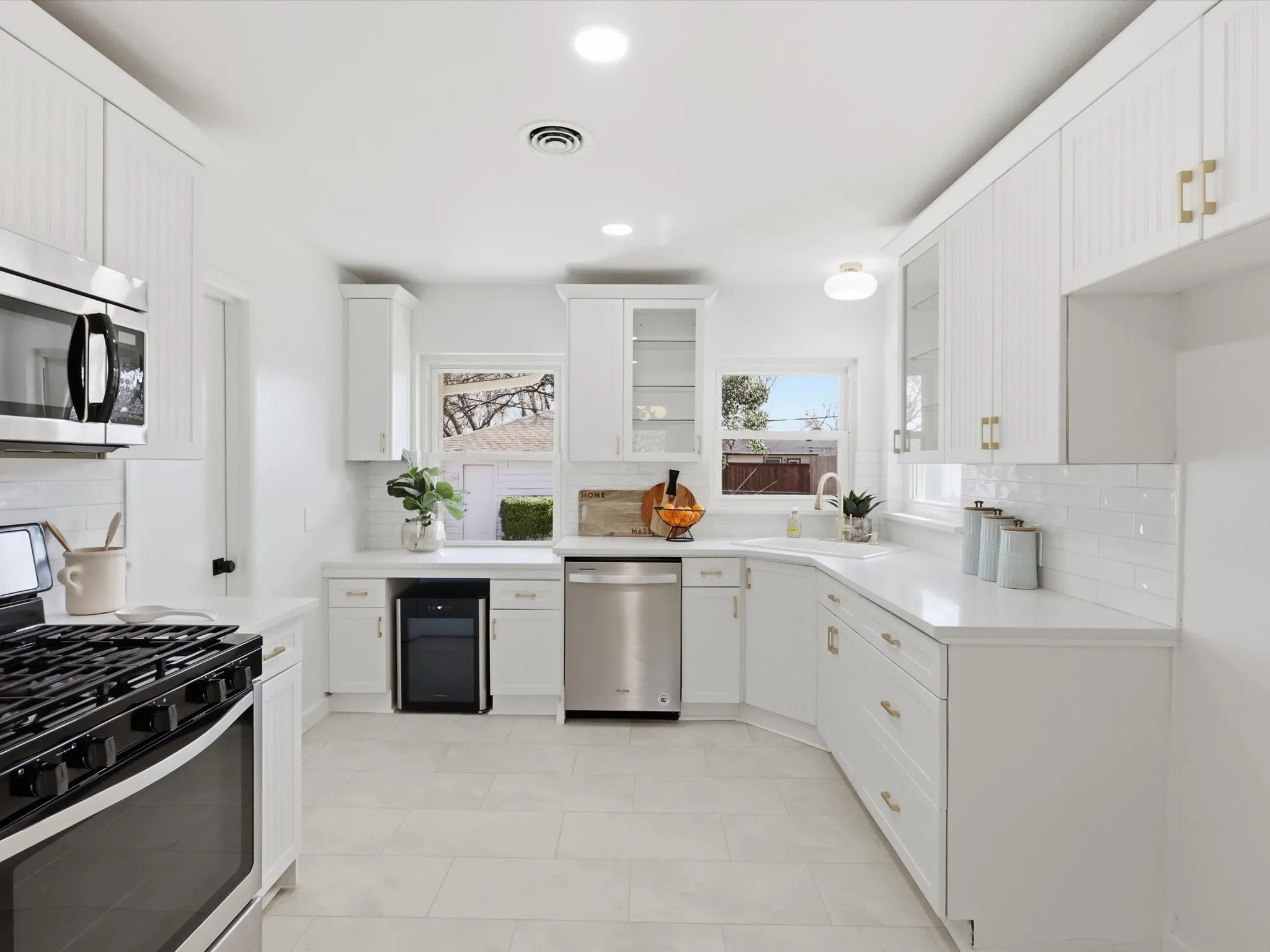 Single Family Residence For Sale in Dallas County , 10322 Pinecrest Drive, Dallas, Texas 75228, 4 Bedroom, 2 Bathroom, 2 Garage spaces, 1,412 Sqft, built in 1951, mls#21342055, Real Estate Agent in Dallas, Homes For Sale in Dallas county, Homes For Sale in Dallas, Realtor in Dallas Texas, Real Estate Brokerage Independent Realty Texas, Luminita Cordes Realtor