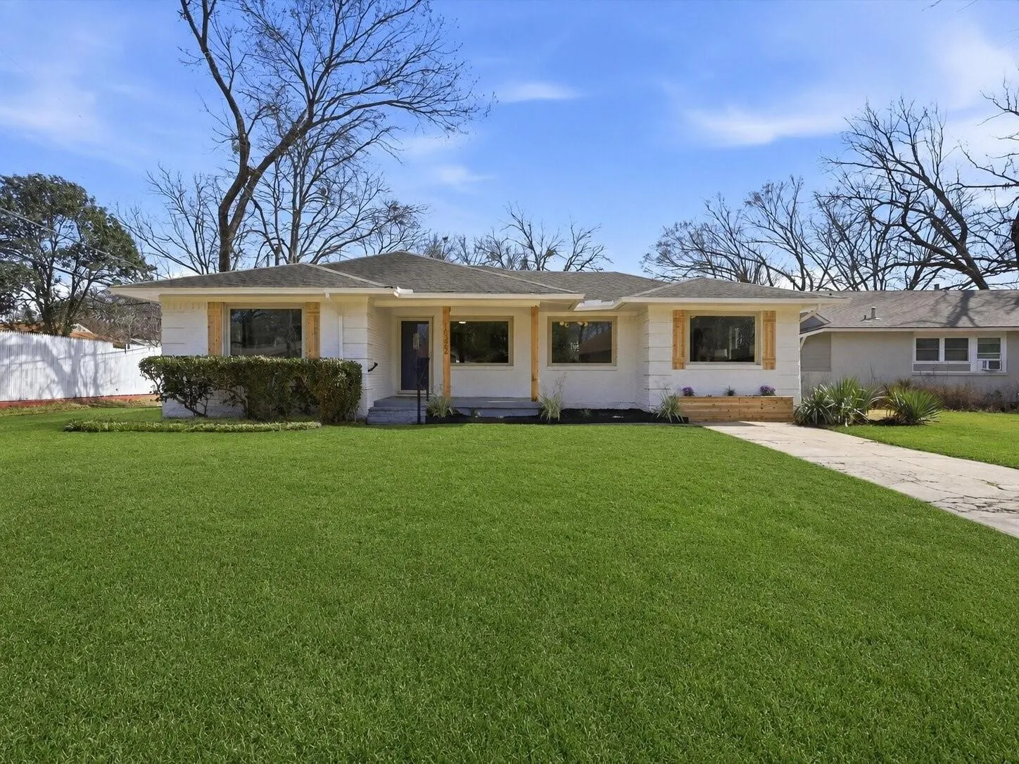 Single Family Residence For Sale in Dallas County , 10322 Pinecrest Drive, Dallas, Texas 75228, 4 Bedroom, 2 Bathroom, 2 Garage spaces, 1,412 Sqft, built in 1951, mls#21342055, Real Estate Agent in Dallas, Homes For Sale in Dallas county, Homes For Sale in Dallas, Realtor in Dallas Texas, Real Estate Brokerage Independent Realty Texas, Luminita Cordes Realtor