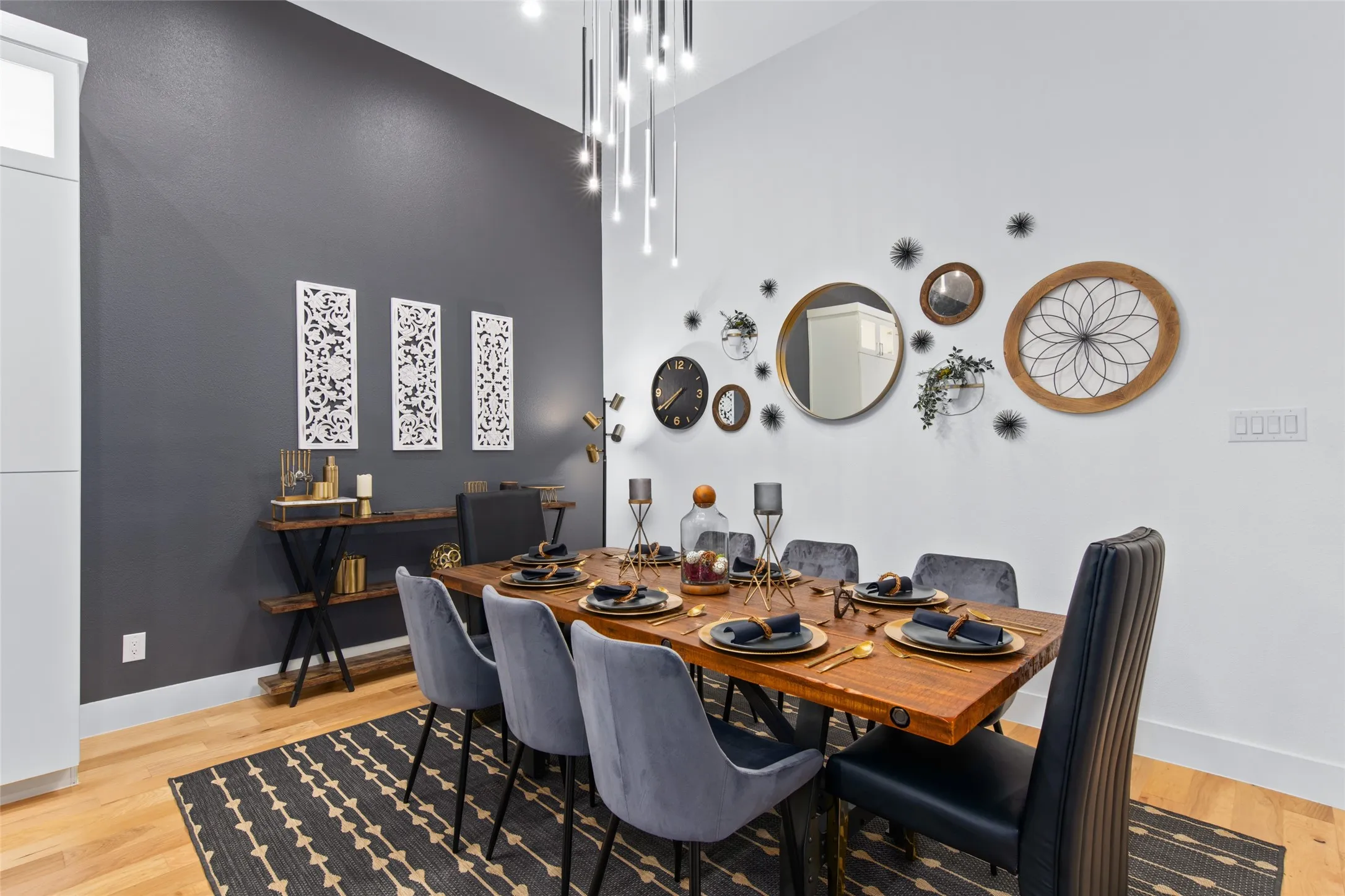 Single Family Residence For Sale in Dallas County , 3615 Mcbroom Street, Dallas, Texas 75212, 5 Bedrooms, 3 Bathrooms, Garage spaces, 2,195 Sqft, built in 2021, Price $469,990, mls#21341803, Real Estate Agent in Dallas, Homes For Sale in Dallas county, Homes For Sale in Dallas, Realtor in Dallas Texas, Real Estate Brokerage Independent Realty Texas, Luminita Cordes Realtor