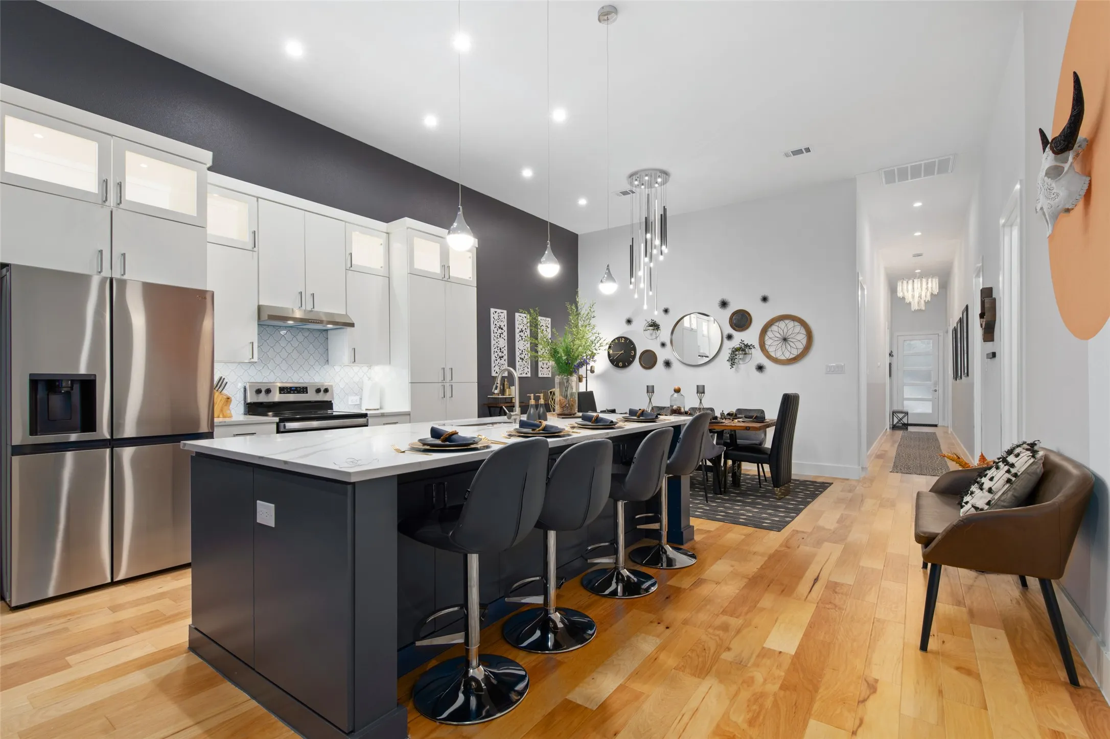 Single Family Residence For Sale in Dallas County , 3615 Mcbroom Street, Dallas, Texas 75212, 5 Bedrooms, 3 Bathrooms, Garage spaces, 2,195 Sqft, built in 2021, Price $469,990, mls#21341803, Real Estate Agent in Dallas, Homes For Sale in Dallas county, Homes For Sale in Dallas, Realtor in Dallas Texas, Real Estate Brokerage Independent Realty Texas, Luminita Cordes Realtor