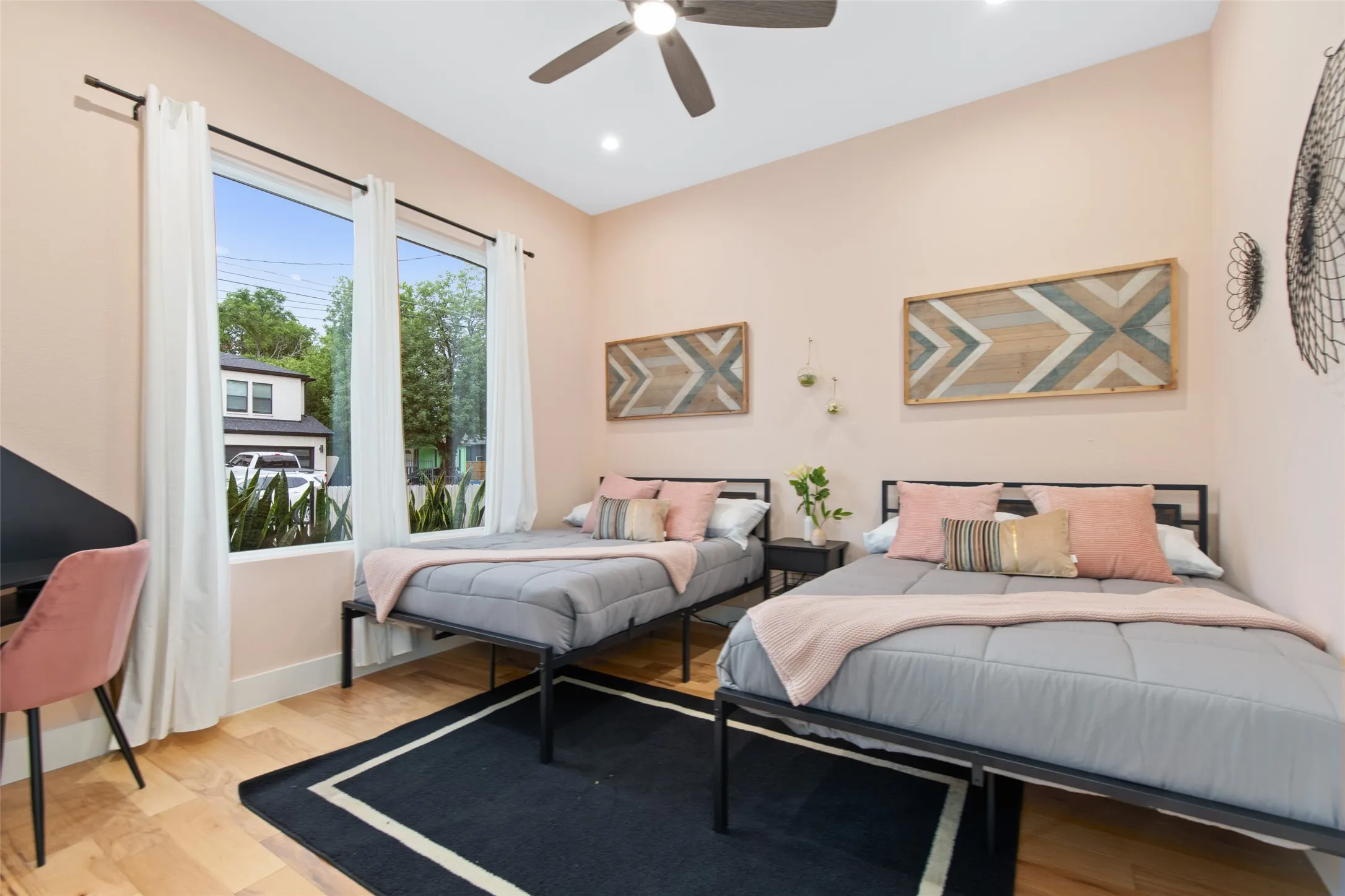 Single Family Residence For Sale in Dallas County , 3615 Mcbroom Street, Dallas, Texas 75212, 5 Bedrooms, 3 Bathrooms, Garage spaces, 2,195 Sqft, built in 2021, Price $469,990, mls#21341803, Real Estate Agent in Dallas, Homes For Sale in Dallas county, Homes For Sale in Dallas, Realtor in Dallas Texas, Real Estate Brokerage Independent Realty Texas, Luminita Cordes Realtor
