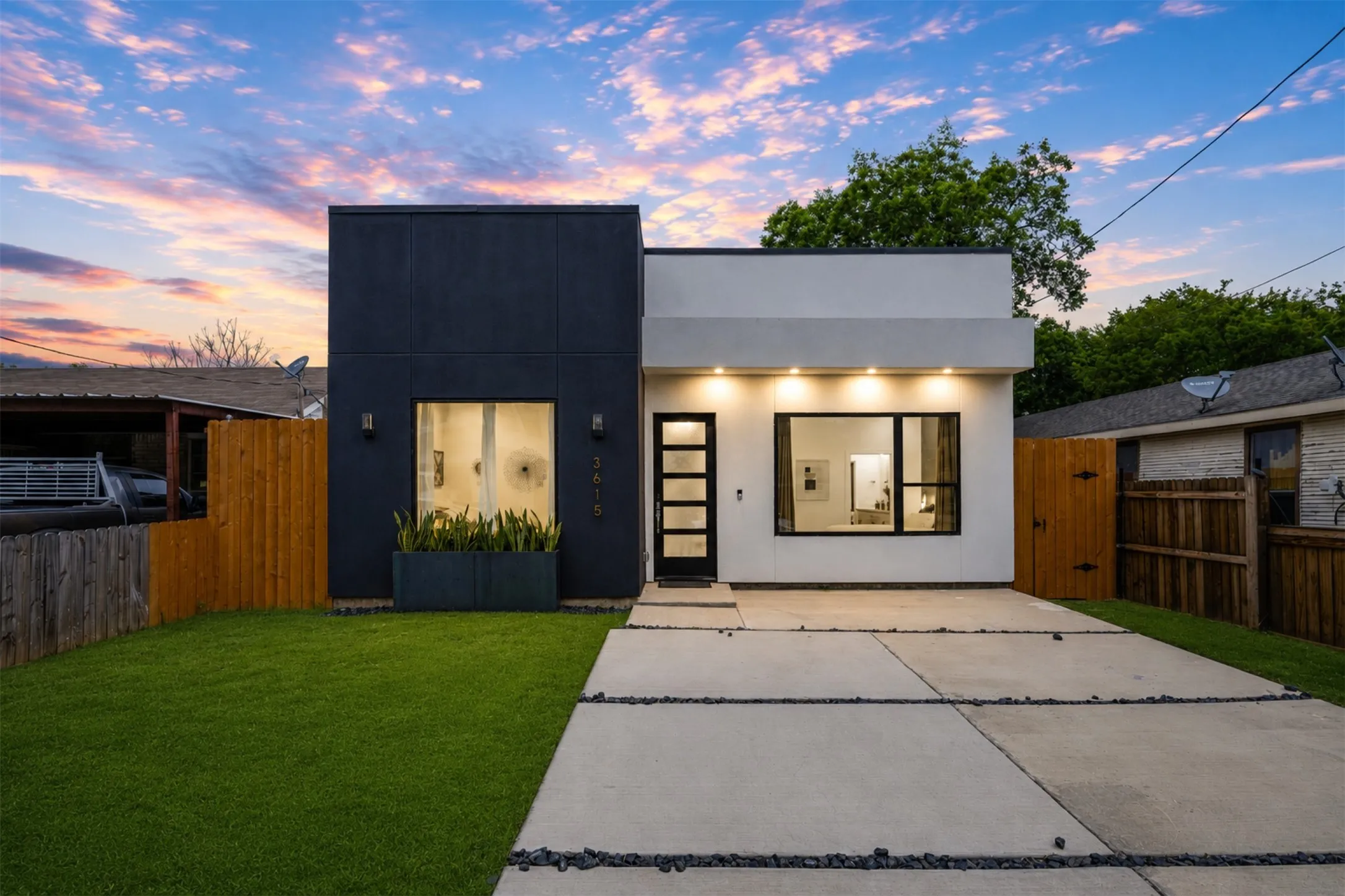 Single Family Residence For Sale in Dallas County , 3615 Mcbroom Street, Dallas, Texas 75212, 5 Bedrooms, 3 Bathrooms, Garage spaces, 2,195 Sqft, built in 2021, Price $469,990, mls#21341803, Real Estate Agent in Dallas, Homes For Sale in Dallas county, Homes For Sale in Dallas, Realtor in Dallas Texas, Real Estate Brokerage Independent Realty Texas, Luminita Cordes Realtor