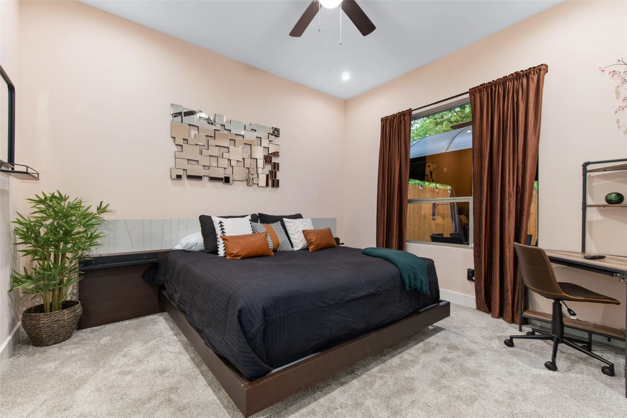 Single Family Residence For Sale in Dallas County , 3615 Mcbroom Street, Dallas, Texas 75212, 5 Bedrooms, 3 Bathrooms, Garage spaces, 2,195 Sqft, built in 2021, Price $469,990, mls#21341803, Real Estate Agent in Dallas, Homes For Sale in Dallas county, Homes For Sale in Dallas, Realtor in Dallas Texas, Real Estate Brokerage Independent Realty Texas, Luminita Cordes Realtor