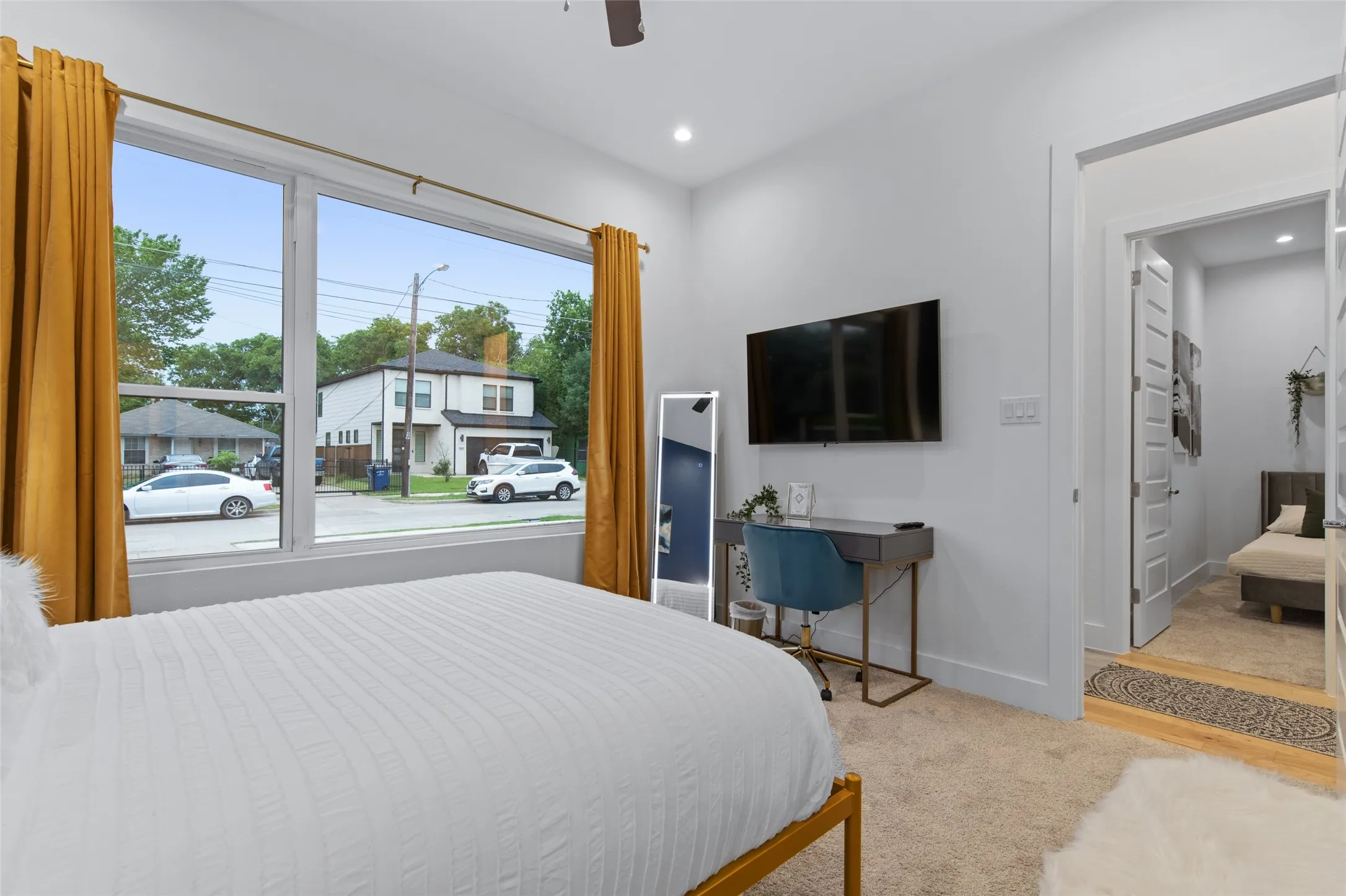 Single Family Residence For Sale in Dallas County , 3615 Mcbroom Street, Dallas, Texas 75212, 5 Bedrooms, 3 Bathrooms, Garage spaces, 2,195 Sqft, built in 2021, Price $469,990, mls#21341803, Real Estate Agent in Dallas, Homes For Sale in Dallas county, Homes For Sale in Dallas, Realtor in Dallas Texas, Real Estate Brokerage Independent Realty Texas, Luminita Cordes Realtor
