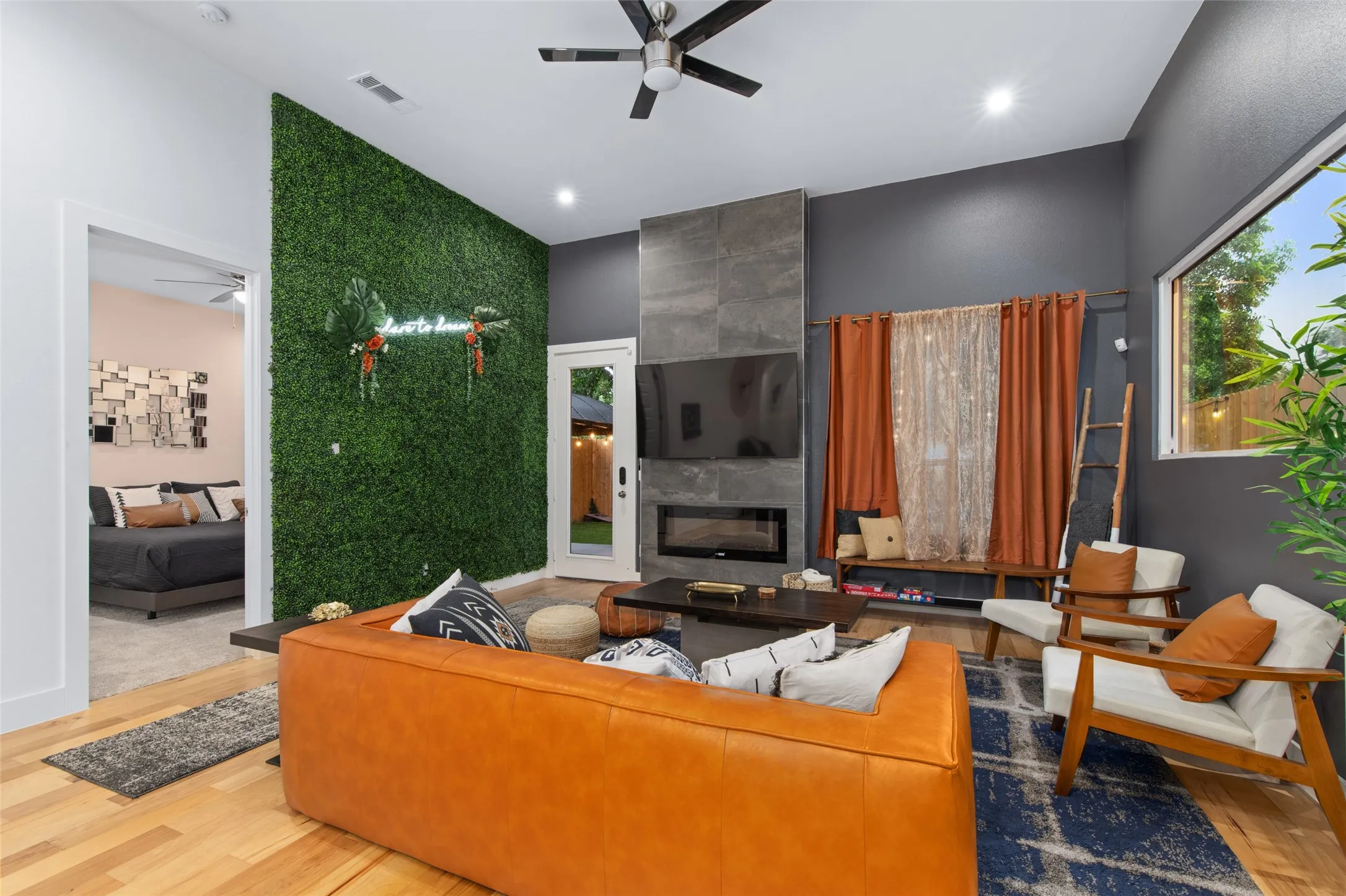 Single Family Residence For Sale in Dallas County , 3615 Mcbroom Street, Dallas, Texas 75212, 5 Bedrooms, 3 Bathrooms, Garage spaces, 2,195 Sqft, built in 2021, Price $469,990, mls#21341803, Real Estate Agent in Dallas, Homes For Sale in Dallas county, Homes For Sale in Dallas, Realtor in Dallas Texas, Real Estate Brokerage Independent Realty Texas, Luminita Cordes Realtor