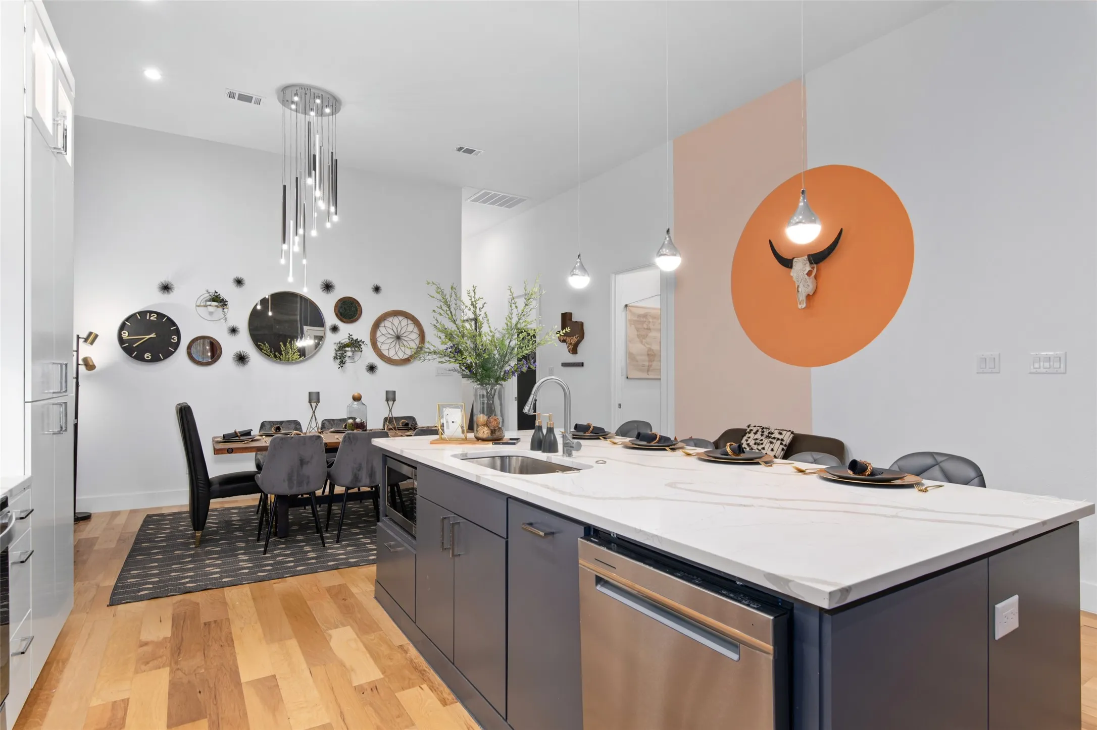 Single Family Residence For Sale in Dallas County , 3615 Mcbroom Street, Dallas, Texas 75212, 5 Bedrooms, 3 Bathrooms, Garage spaces, 2,195 Sqft, built in 2021, Price $469,990, mls#21341803, Real Estate Agent in Dallas, Homes For Sale in Dallas county, Homes For Sale in Dallas, Realtor in Dallas Texas, Real Estate Brokerage Independent Realty Texas, Luminita Cordes Realtor