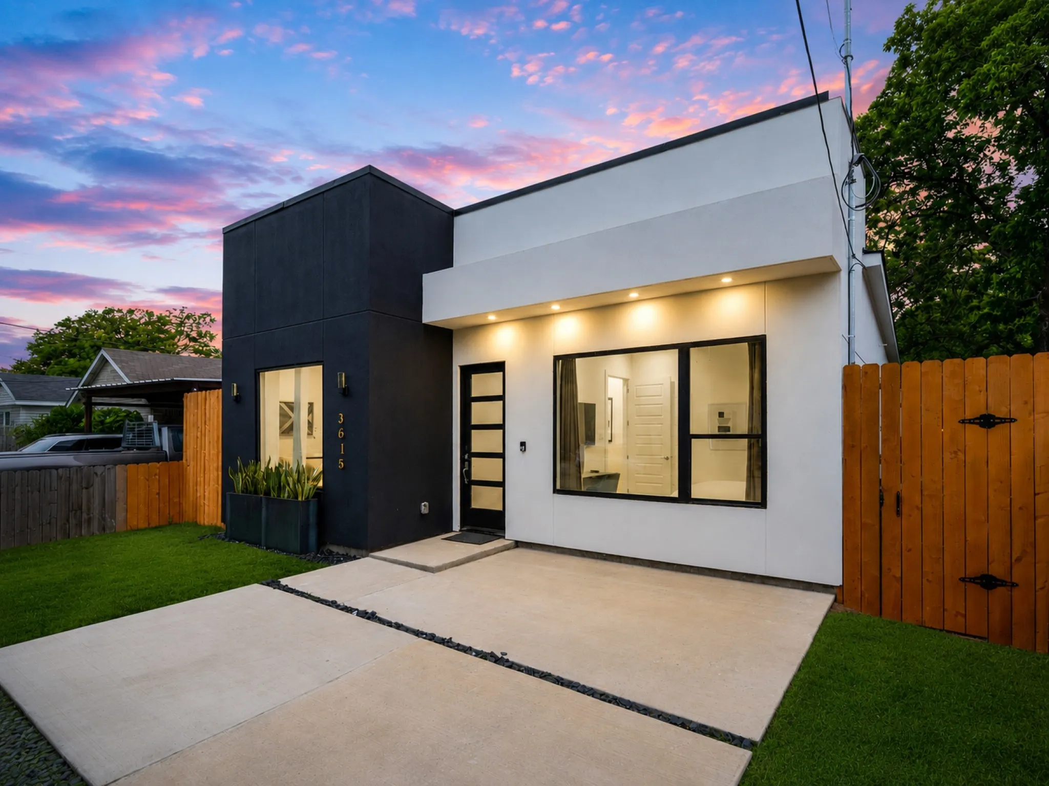 Single Family Residence For Sale in Dallas County , 3615 Mcbroom Street, Dallas, Texas 75212, 5 Bedrooms, 3 Bathrooms, Garage spaces, 2,195 Sqft, built in 2021, Price $469,990, mls#21341803, Real Estate Agent in Dallas, Homes For Sale in Dallas county, Homes For Sale in Dallas, Realtor in Dallas Texas, Real Estate Brokerage Independent Realty Texas, Luminita Cordes Realtor
