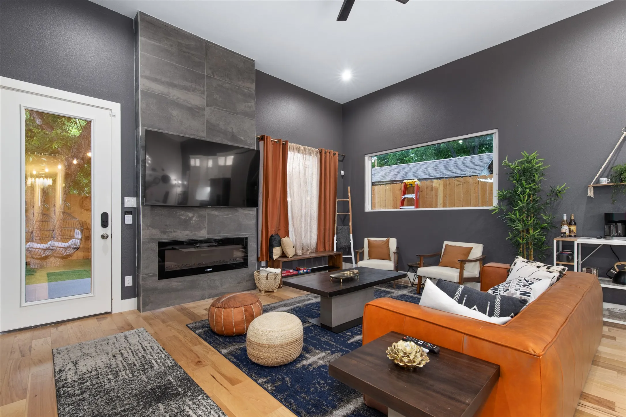 Single Family Residence For Sale in Dallas County , 3615 Mcbroom Street, Dallas, Texas 75212, 5 Bedrooms, 3 Bathrooms, Garage spaces, 2,195 Sqft, built in 2021, Price $469,990, mls#21341803, Real Estate Agent in Dallas, Homes For Sale in Dallas county, Homes For Sale in Dallas, Realtor in Dallas Texas, Real Estate Brokerage Independent Realty Texas, Luminita Cordes Realtor