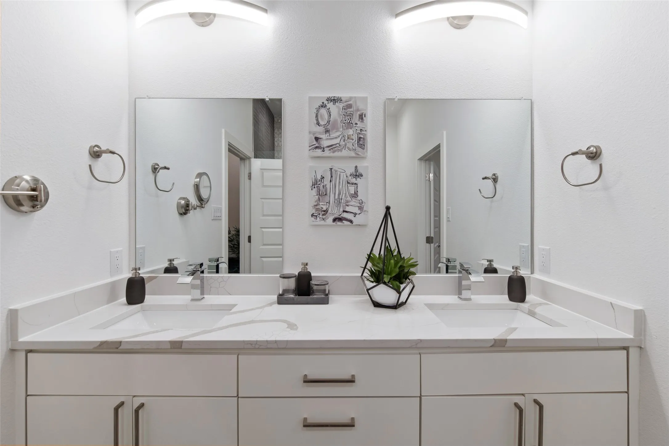 Single Family Residence For Sale in Dallas County , 3615 Mcbroom Street, Dallas, Texas 75212, 5 Bedrooms, 3 Bathrooms, Garage spaces, 2,195 Sqft, built in 2021, Price $469,990, mls#21341803, Real Estate Agent in Dallas, Homes For Sale in Dallas county, Homes For Sale in Dallas, Realtor in Dallas Texas, Real Estate Brokerage Independent Realty Texas, Luminita Cordes Realtor