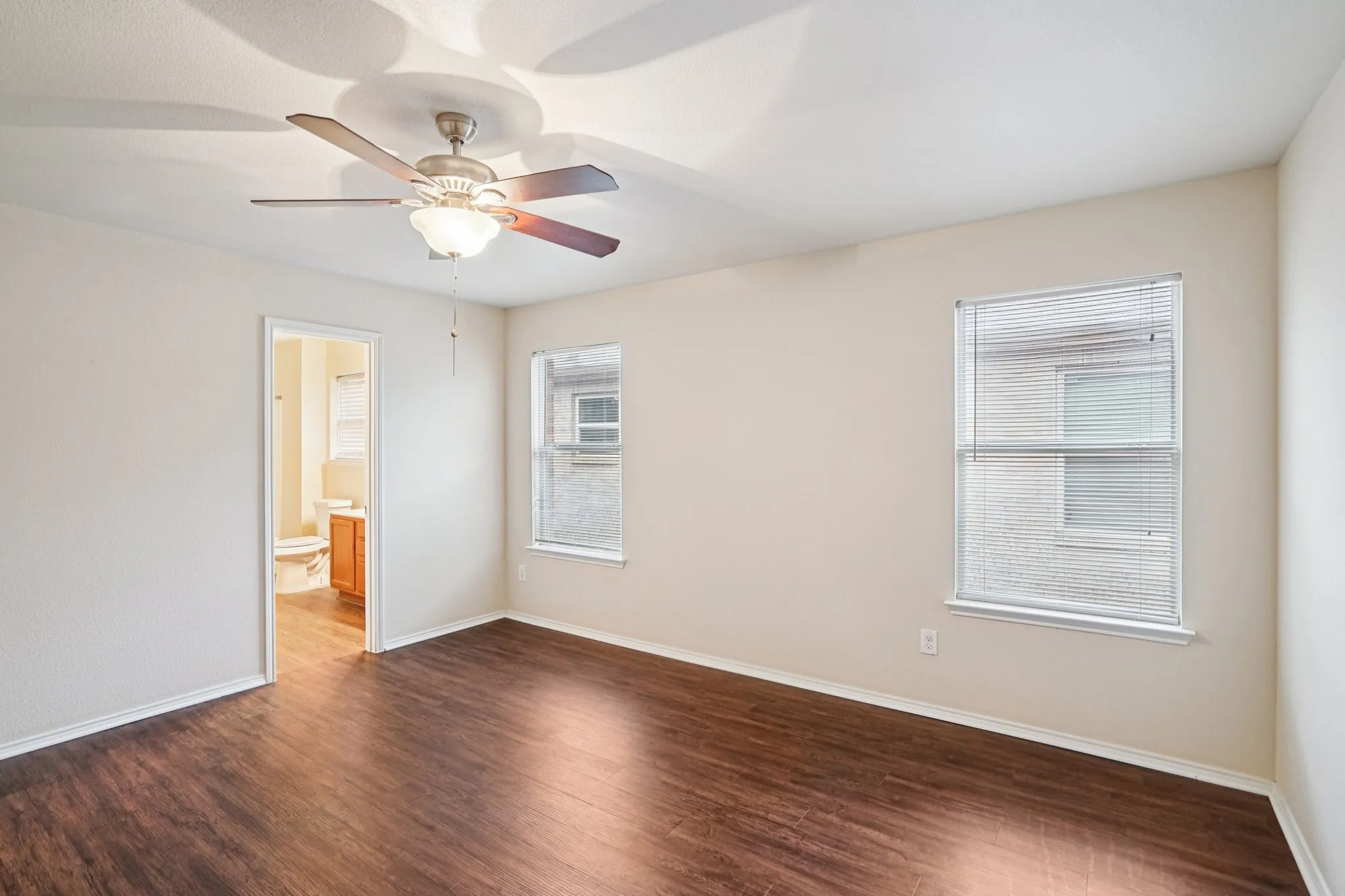Single Family Residence For Rent in Tarrant County , 9120 Sun Haven Way, Fort Worth, Texas 76244, 3 Bedroom, 2 Bathroom, 2 Garage spaces, 1,810 Sqft, built in 2010, mls#21342072, Real Estate Agent in Fort Worth, Homes For Rent in Tarrant county, Homes For Rent in Fort Worth, Realtor in Fort Worth Texas, Real Estate Brokerage Independent Realty Texas, Luminita Cordes Realtor