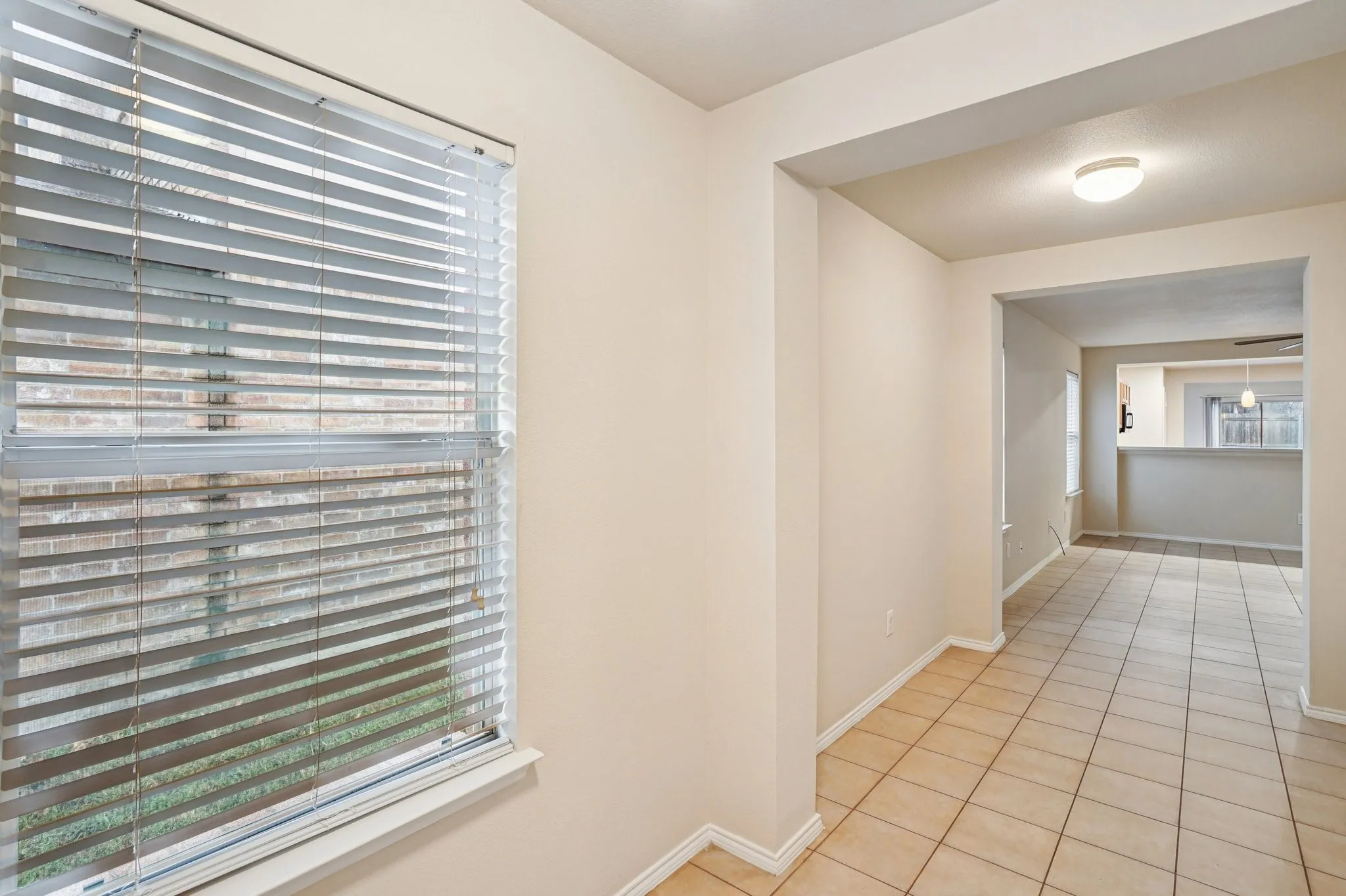 Single Family Residence For Rent in Tarrant County , 9120 Sun Haven Way, Fort Worth, Texas 76244, 3 Bedroom, 2 Bathroom, 2 Garage spaces, 1,810 Sqft, built in 2010, mls#21342072, Real Estate Agent in Fort Worth, Homes For Rent in Tarrant county, Homes For Rent in Fort Worth, Realtor in Fort Worth Texas, Real Estate Brokerage Independent Realty Texas, Luminita Cordes Realtor