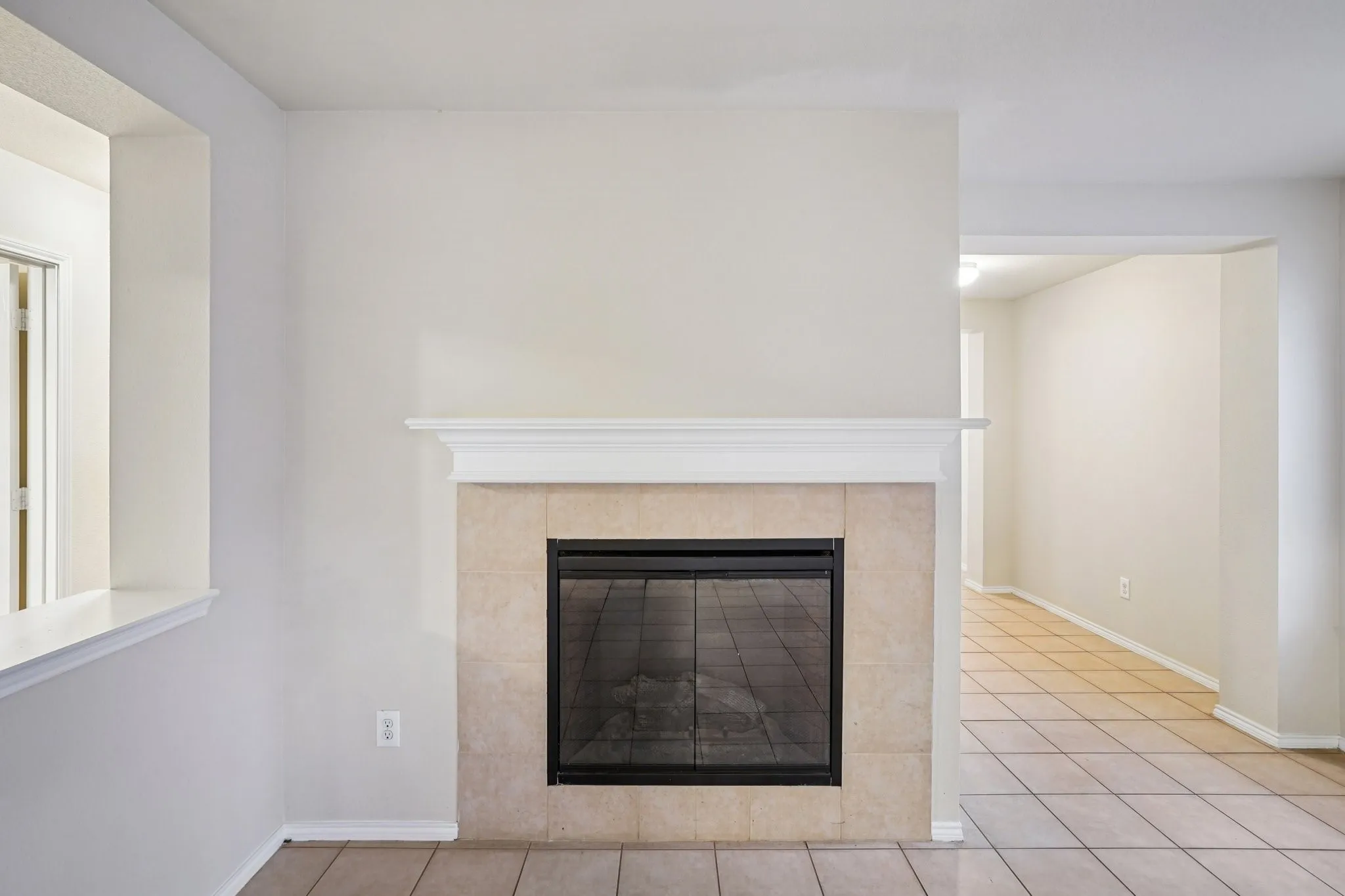 Single Family Residence For Rent in Tarrant County , 9120 Sun Haven Way, Fort Worth, Texas 76244, 3 Bedroom, 2 Bathroom, 2 Garage spaces, 1,810 Sqft, built in 2010, mls#21342072, Real Estate Agent in Fort Worth, Homes For Rent in Tarrant county, Homes For Rent in Fort Worth, Realtor in Fort Worth Texas, Real Estate Brokerage Independent Realty Texas, Luminita Cordes Realtor