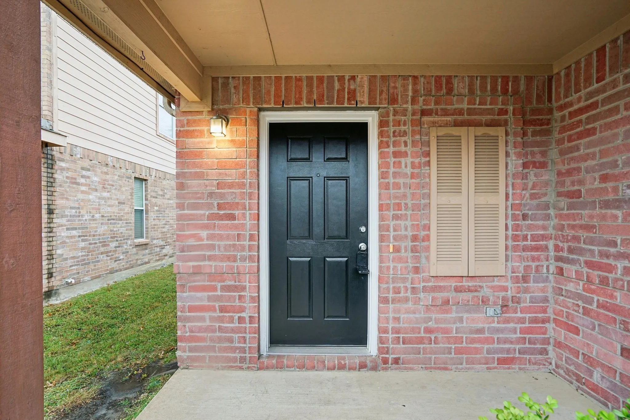 Single Family Residence For Rent in Tarrant County , 9120 Sun Haven Way, Fort Worth, Texas 76244, 3 Bedroom, 2 Bathroom, 2 Garage spaces, 1,810 Sqft, built in 2010, mls#21342072, Real Estate Agent in Fort Worth, Homes For Rent in Tarrant county, Homes For Rent in Fort Worth, Realtor in Fort Worth Texas, Real Estate Brokerage Independent Realty Texas, Luminita Cordes Realtor