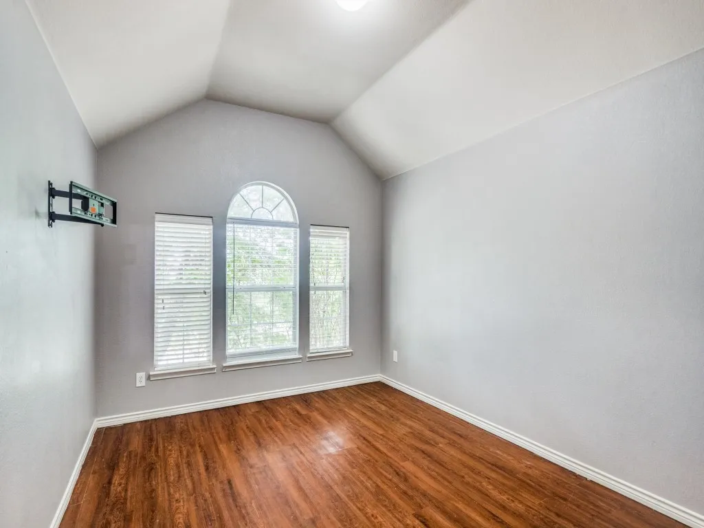 Single Family Residence For Sale in Collin County , 8400 Silverado Trail, Mc Kinney, Texas 75070, 5 Bedroom, 3 Bathroom, 2 Garage spaces, 3,234 Sqft, built in 2006, mls#21342000, Real Estate Agent in Mc Kinney, Homes For Sale in Collin county, Homes For Sale in Mc Kinney, Realtor in Mc Kinney Texas, Real Estate Brokerage Independent Realty Texas, Luminita Cordes Realtor
