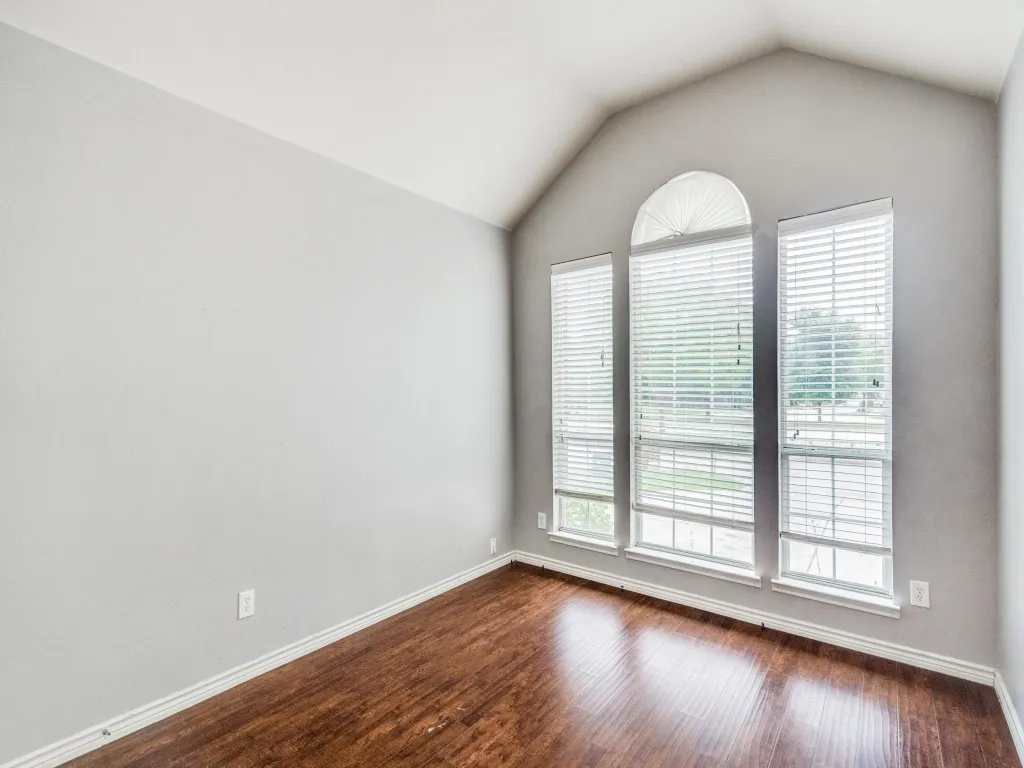Single Family Residence For Sale in Collin County , 8400 Silverado Trail, Mc Kinney, Texas 75070, 5 Bedroom, 3 Bathroom, 2 Garage spaces, 3,234 Sqft, built in 2006, mls#21342000, Real Estate Agent in Mc Kinney, Homes For Sale in Collin county, Homes For Sale in Mc Kinney, Realtor in Mc Kinney Texas, Real Estate Brokerage Independent Realty Texas, Luminita Cordes Realtor