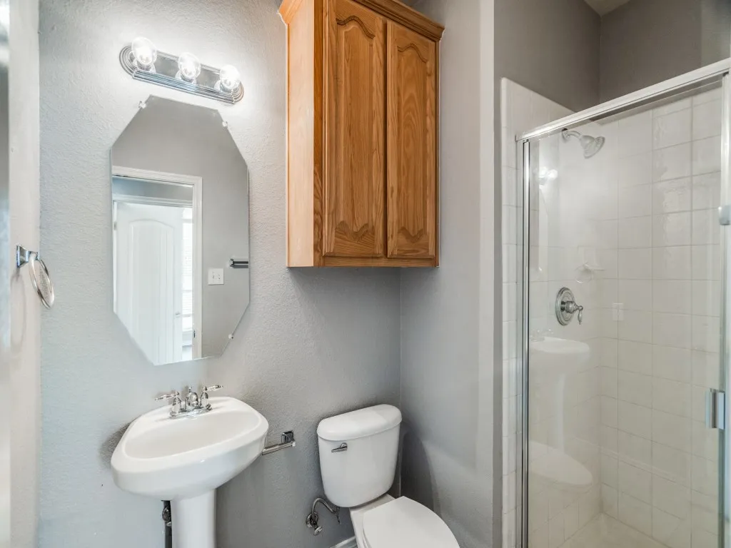 Single Family Residence For Sale in Collin County , 8400 Silverado Trail, Mc Kinney, Texas 75070, 5 Bedroom, 3 Bathroom, 2 Garage spaces, 3,234 Sqft, built in 2006, mls#21342000, Real Estate Agent in Mc Kinney, Homes For Sale in Collin county, Homes For Sale in Mc Kinney, Realtor in Mc Kinney Texas, Real Estate Brokerage Independent Realty Texas, Luminita Cordes Realtor