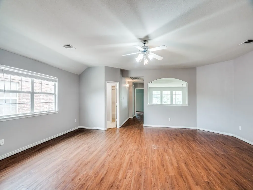 Single Family Residence For Sale in Collin County , 8400 Silverado Trail, Mc Kinney, Texas 75070, 5 Bedroom, 3 Bathroom, 2 Garage spaces, 3,234 Sqft, built in 2006, mls#21342000, Real Estate Agent in Mc Kinney, Homes For Sale in Collin county, Homes For Sale in Mc Kinney, Realtor in Mc Kinney Texas, Real Estate Brokerage Independent Realty Texas, Luminita Cordes Realtor