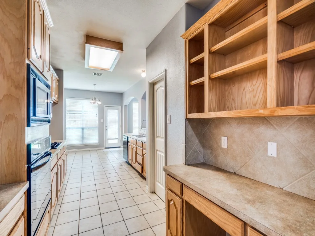 Single Family Residence For Sale in Collin County , 8400 Silverado Trail, Mc Kinney, Texas 75070, 5 Bedroom, 3 Bathroom, 2 Garage spaces, 3,234 Sqft, built in 2006, mls#21342000, Real Estate Agent in Mc Kinney, Homes For Sale in Collin county, Homes For Sale in Mc Kinney, Realtor in Mc Kinney Texas, Real Estate Brokerage Independent Realty Texas, Luminita Cordes Realtor