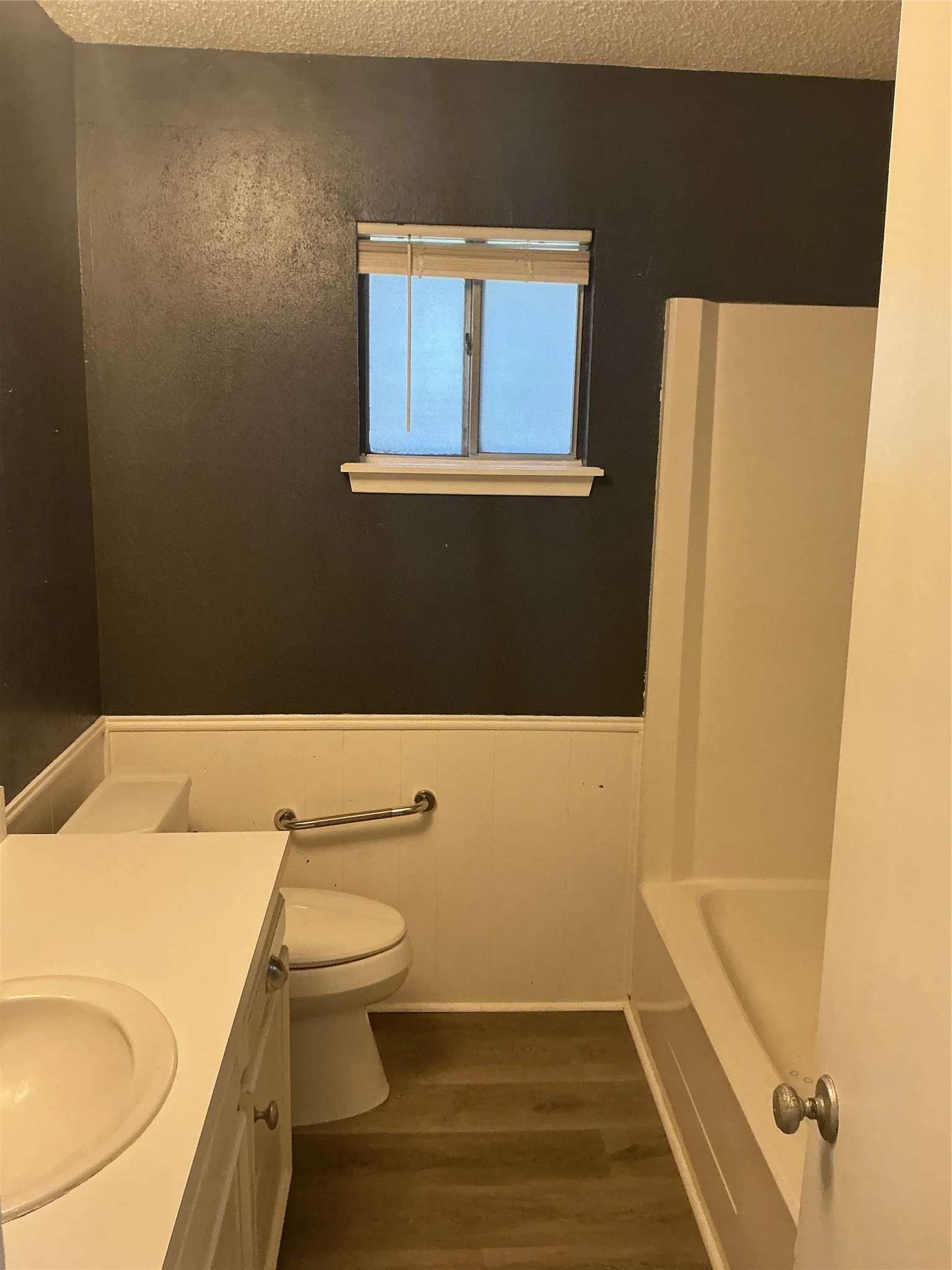 Single Family Residence For Sale in Johnson County , 724 Barbara Lane, Burleson, Texas 76028, 3 Bedroom, 2 Bathroom, 2 Garage spaces, 1,521 Sqft, built in 1976, mls#21342087, Real Estate Agent in Burleson, Homes For Sale in Johnson county, Homes For Sale in Burleson, Realtor in Burleson Texas, Real Estate Brokerage Independent Realty Texas, Luminita Cordes Realtor