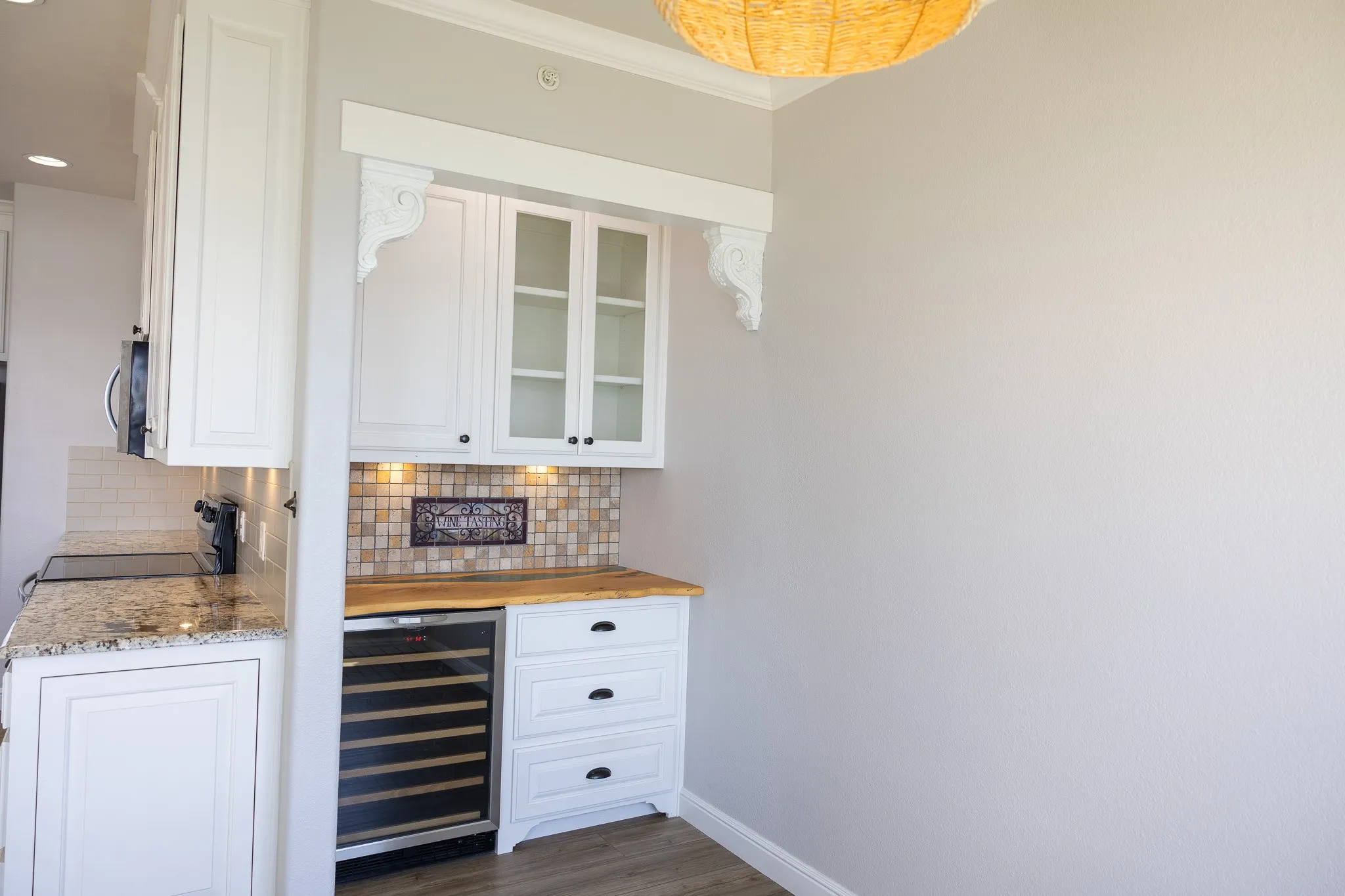 Condominium For Sale in Hood County , 401 E Pearl Street 2202, Granbury, Texas 76048, 3 Bedroom, 2 Bathroom, Garage spaces, 1,280 Sqft, built in 2012, mls#21341442, Real Estate Agent in Granbury, Homes For Sale in Hood county, Homes For Sale in Granbury, Realtor in Granbury Texas, Real Estate Brokerage Independent Realty Texas, Luminita Cordes Realtor