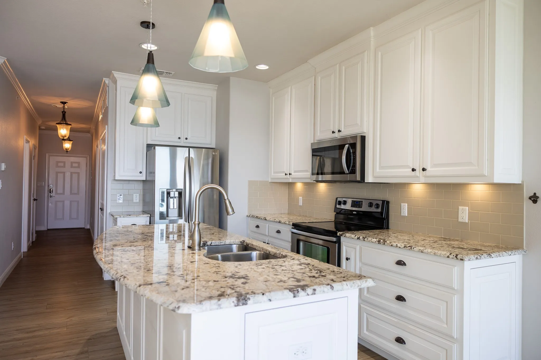 Condominium For Sale in Hood County , 401 E Pearl Street 2202, Granbury, Texas 76048, 3 Bedroom, 2 Bathroom, Garage spaces, 1,280 Sqft, built in 2012, mls#21341442, Real Estate Agent in Granbury, Homes For Sale in Hood county, Homes For Sale in Granbury, Realtor in Granbury Texas, Real Estate Brokerage Independent Realty Texas, Luminita Cordes Realtor