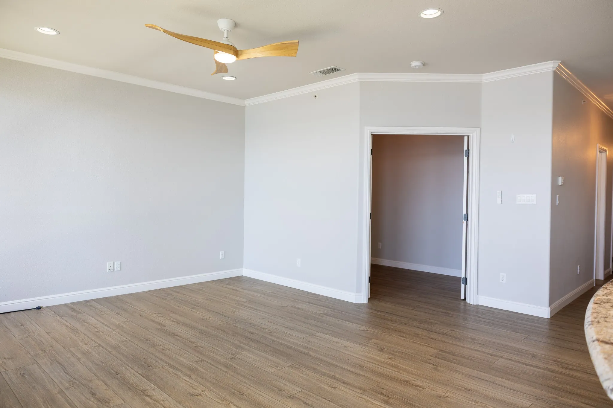 Condominium For Sale in Hood County , 401 E Pearl Street 2202, Granbury, Texas 76048, 3 Bedroom, 2 Bathroom, Garage spaces, 1,280 Sqft, built in 2012, mls#21341442, Real Estate Agent in Granbury, Homes For Sale in Hood county, Homes For Sale in Granbury, Realtor in Granbury Texas, Real Estate Brokerage Independent Realty Texas, Luminita Cordes Realtor