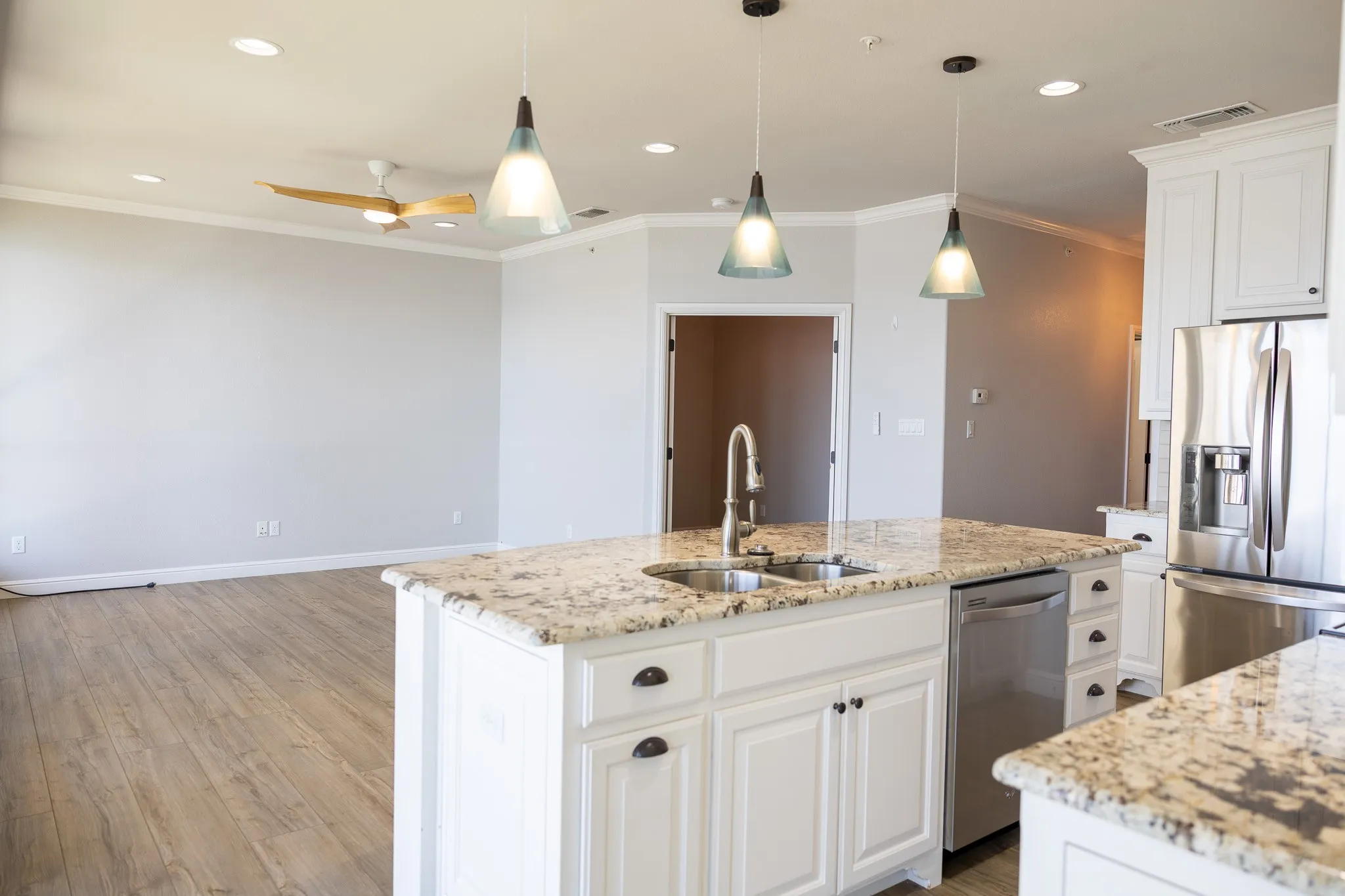 Condominium For Sale in Hood County , 401 E Pearl Street 2202, Granbury, Texas 76048, 3 Bedroom, 2 Bathroom, Garage spaces, 1,280 Sqft, built in 2012, mls#21341442, Real Estate Agent in Granbury, Homes For Sale in Hood county, Homes For Sale in Granbury, Realtor in Granbury Texas, Real Estate Brokerage Independent Realty Texas, Luminita Cordes Realtor