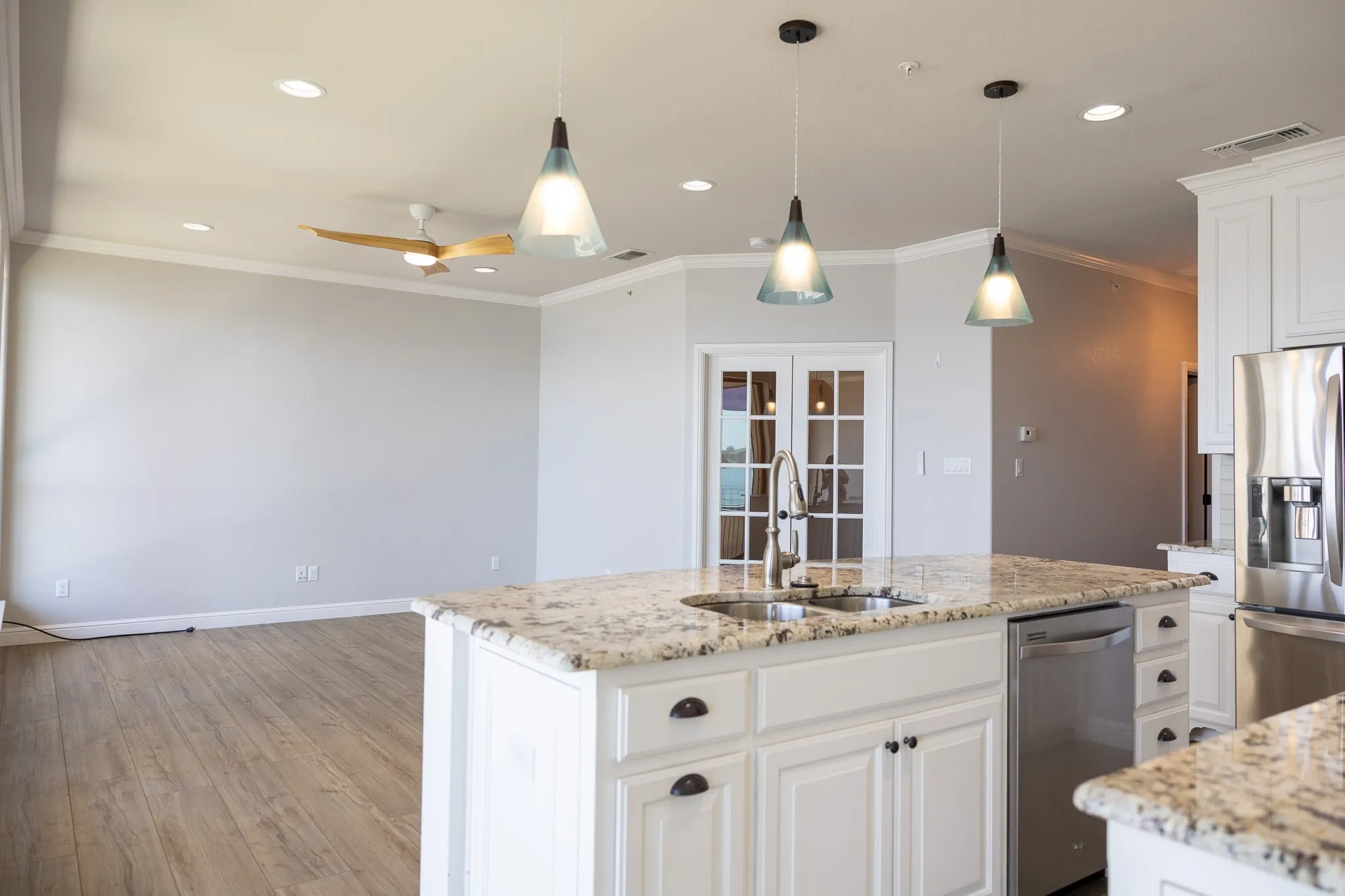 Condominium For Sale in Hood County , 401 E Pearl Street 2202, Granbury, Texas 76048, 3 Bedroom, 2 Bathroom, Garage spaces, 1,280 Sqft, built in 2012, mls#21341442, Real Estate Agent in Granbury, Homes For Sale in Hood county, Homes For Sale in Granbury, Realtor in Granbury Texas, Real Estate Brokerage Independent Realty Texas, Luminita Cordes Realtor