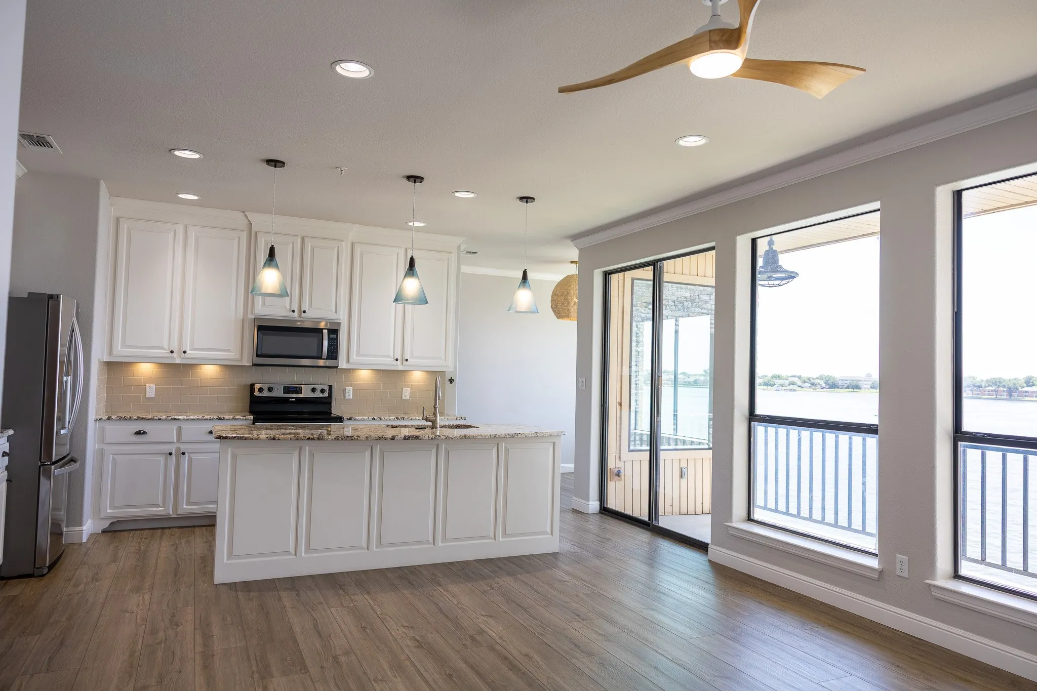 Condominium For Sale in Hood County , 401 E Pearl Street 2202, Granbury, Texas 76048, 3 Bedroom, 2 Bathroom, Garage spaces, 1,280 Sqft, built in 2012, mls#21341442, Real Estate Agent in Granbury, Homes For Sale in Hood county, Homes For Sale in Granbury, Realtor in Granbury Texas, Real Estate Brokerage Independent Realty Texas, Luminita Cordes Realtor