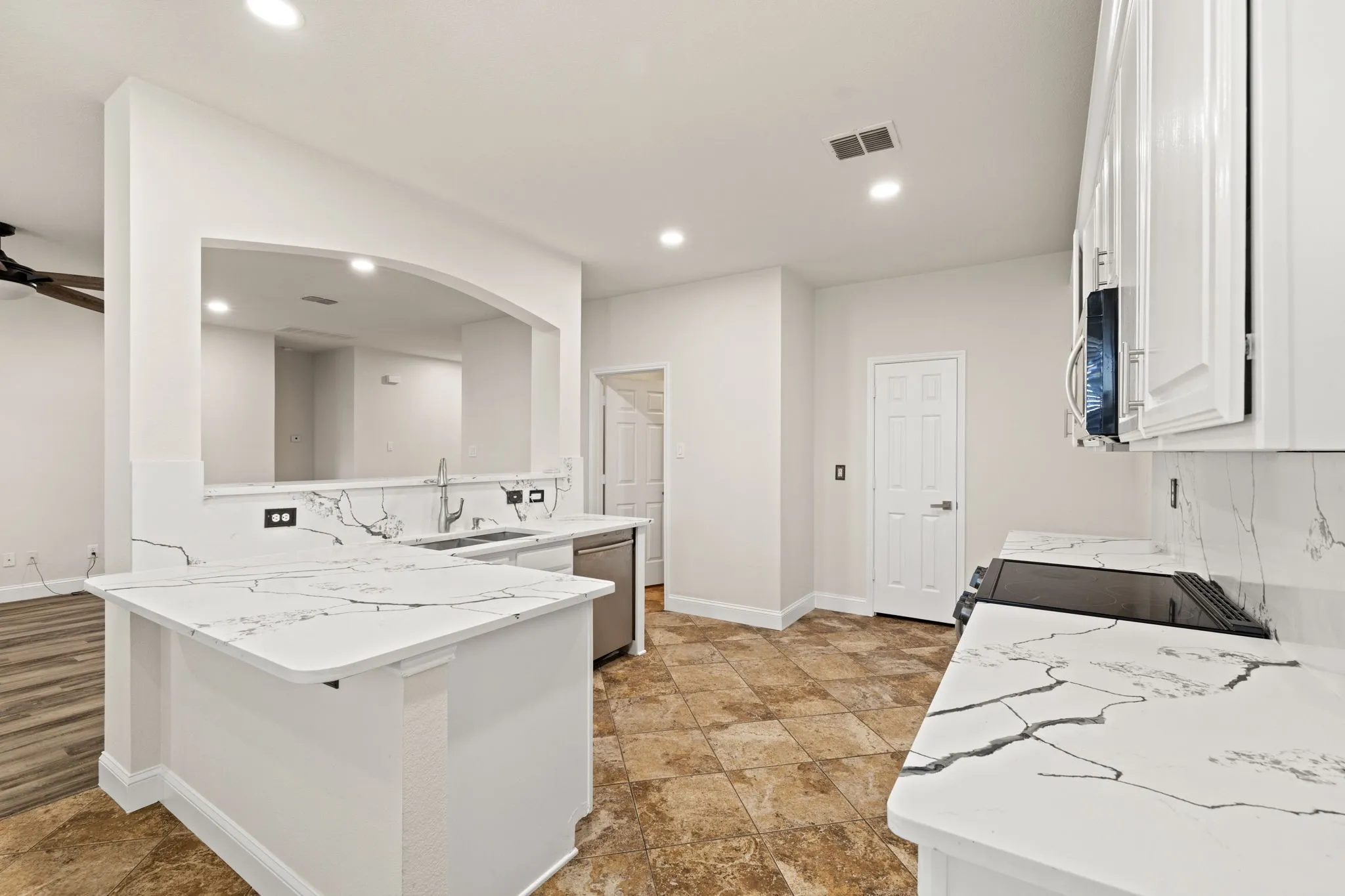 Single Family Residence For Sale in Denton County , 1937 Bradford Pear Square, Little Elm, Texas 75068, 5 Bedroom, 3 Bathroom, 2 Garage spaces, 3,222 Sqft, built in 2005, mls#21342089, Real Estate Agent in Little Elm, Homes For Sale in Denton county, Homes For Sale in Little Elm, Realtor in Little Elm Texas, Real Estate Brokerage Independent Realty Texas, Luminita Cordes Realtor