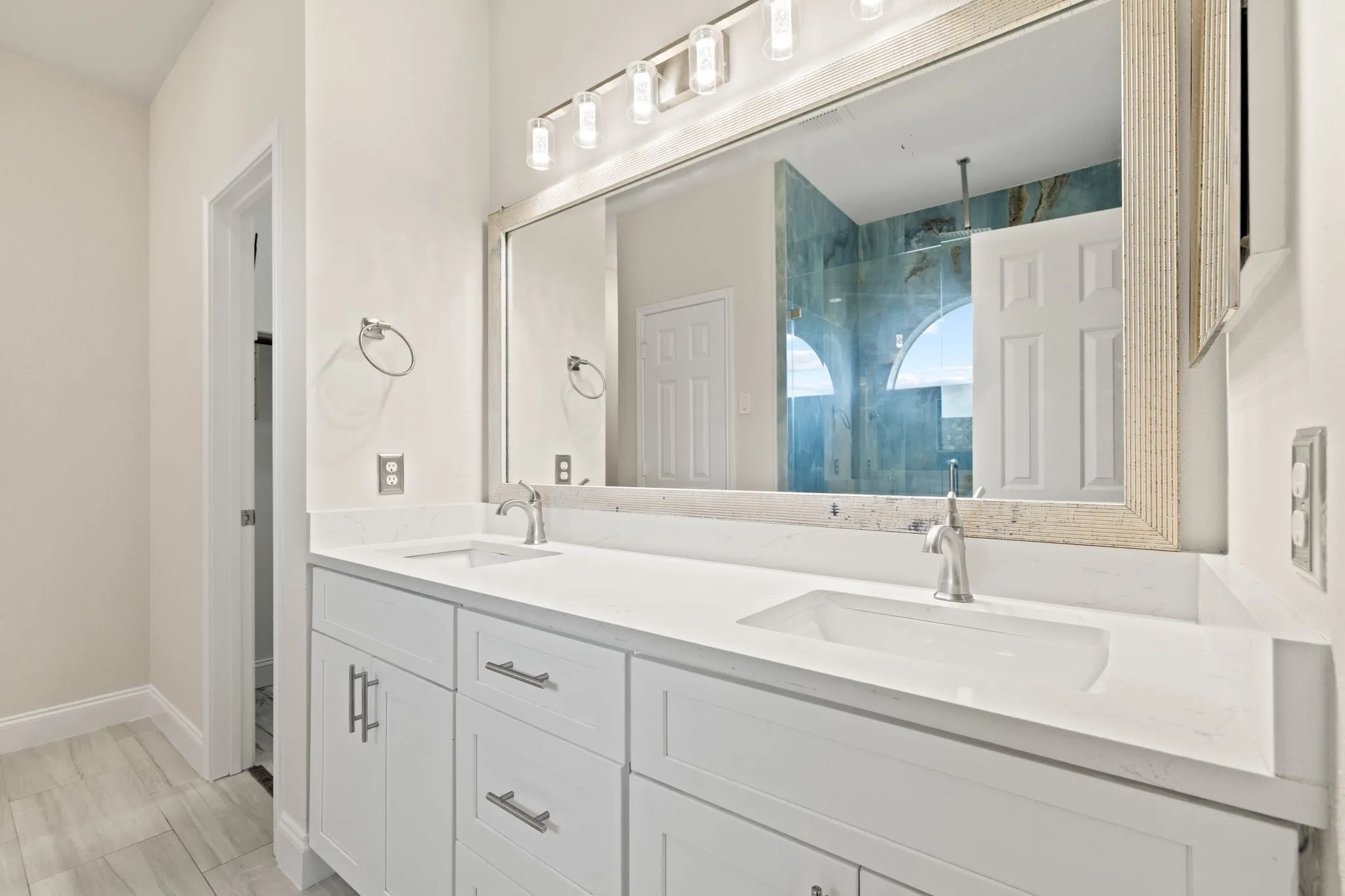 Single Family Residence For Sale in Denton County , 1937 Bradford Pear Square, Little Elm, Texas 75068, 5 Bedroom, 3 Bathroom, 2 Garage spaces, 3,222 Sqft, built in 2005, mls#21342089, Real Estate Agent in Little Elm, Homes For Sale in Denton county, Homes For Sale in Little Elm, Realtor in Little Elm Texas, Real Estate Brokerage Independent Realty Texas, Luminita Cordes Realtor