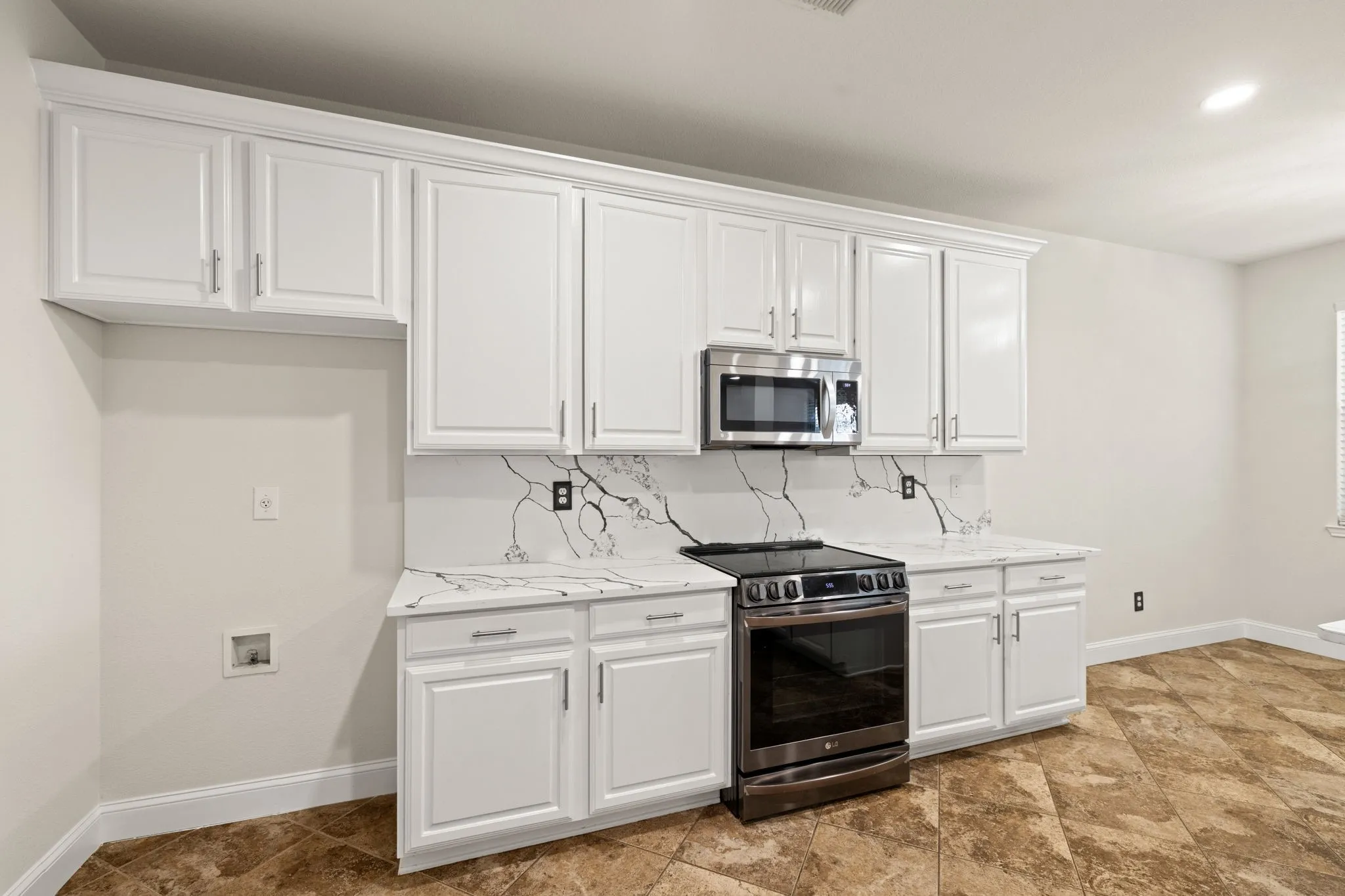 Single Family Residence For Sale in Denton County , 1937 Bradford Pear Square, Little Elm, Texas 75068, 5 Bedroom, 3 Bathroom, 2 Garage spaces, 3,222 Sqft, built in 2005, mls#21342089, Real Estate Agent in Little Elm, Homes For Sale in Denton county, Homes For Sale in Little Elm, Realtor in Little Elm Texas, Real Estate Brokerage Independent Realty Texas, Luminita Cordes Realtor