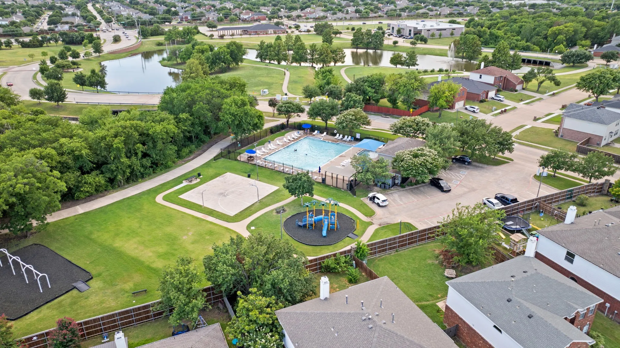 Single Family Residence For Sale in Denton County , 1937 Bradford Pear Square, Little Elm, Texas 75068, 5 Bedroom, 3 Bathroom, 2 Garage spaces, 3,222 Sqft, built in 2005, mls#21342089, Real Estate Agent in Little Elm, Homes For Sale in Denton county, Homes For Sale in Little Elm, Realtor in Little Elm Texas, Real Estate Brokerage Independent Realty Texas, Luminita Cordes Realtor