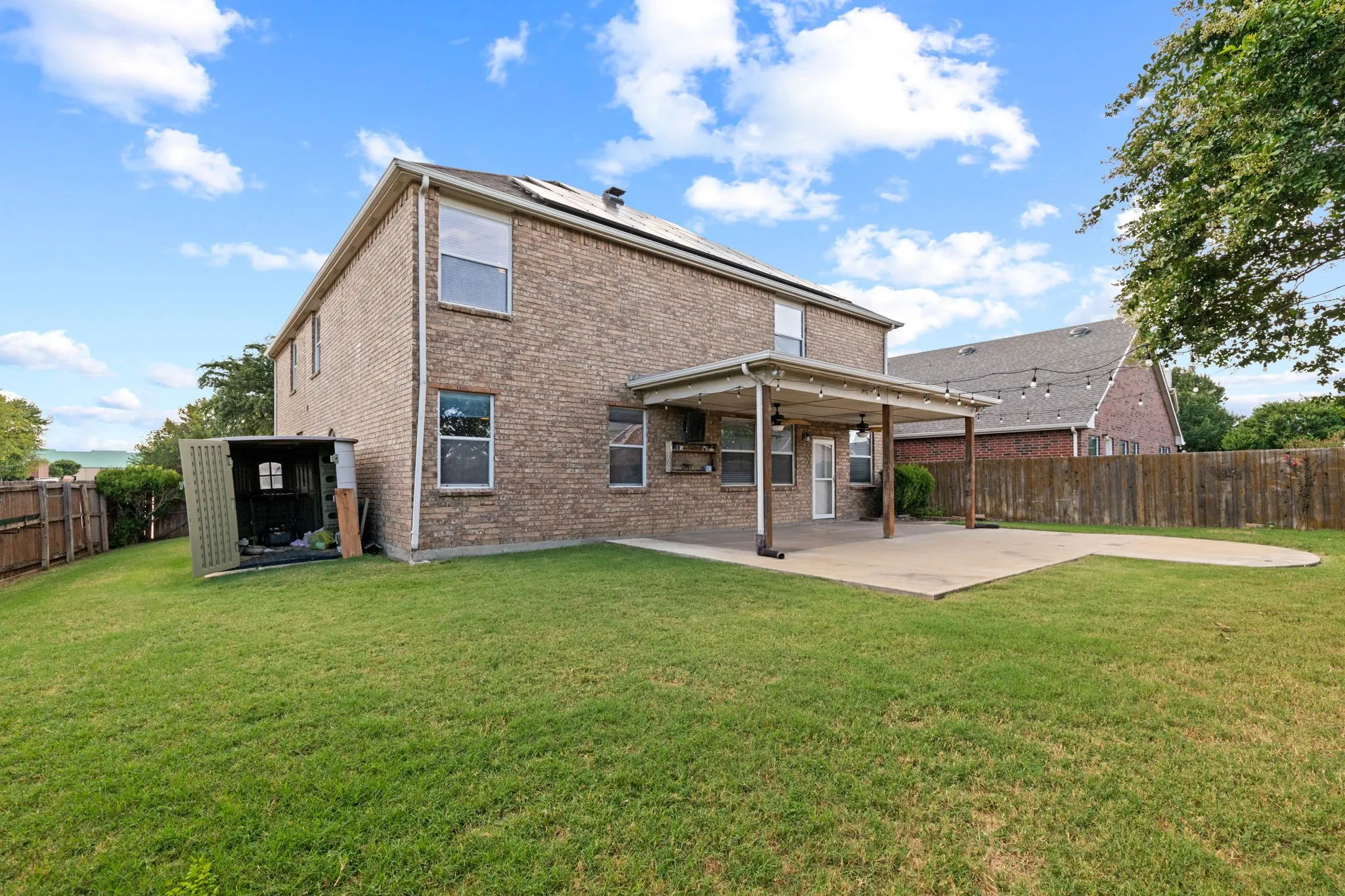 Single Family Residence For Sale in Denton County , 1937 Bradford Pear Square, Little Elm, Texas 75068, 5 Bedroom, 3 Bathroom, 2 Garage spaces, 3,222 Sqft, built in 2005, mls#21342089, Real Estate Agent in Little Elm, Homes For Sale in Denton county, Homes For Sale in Little Elm, Realtor in Little Elm Texas, Real Estate Brokerage Independent Realty Texas, Luminita Cordes Realtor